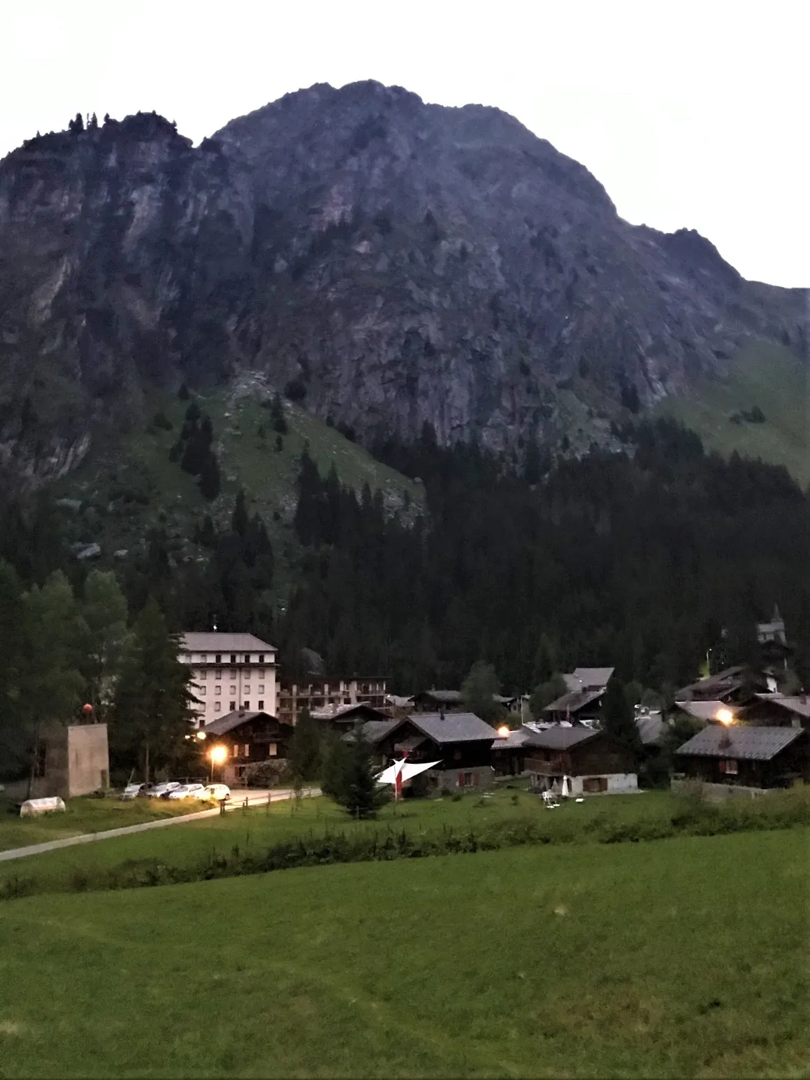 Photo showing: Fionnay suisse summer 2020 sunrise