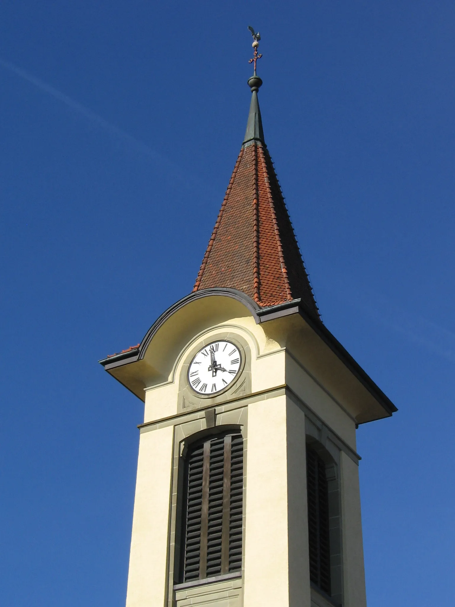 Photo showing: Church tower of Villars-le-Terroir.