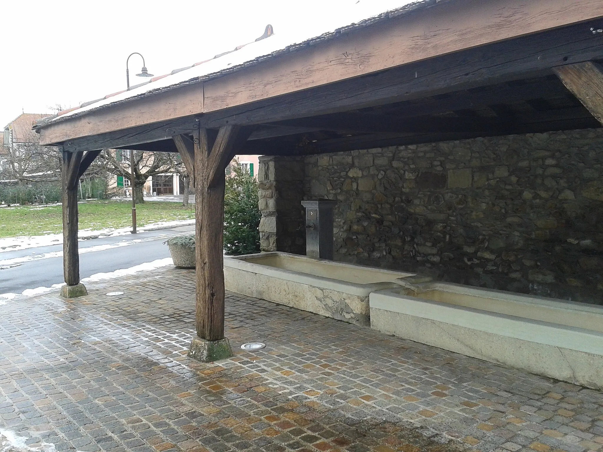 Photo showing: Fountain from 1822 in Villars-Sainte-Croix.