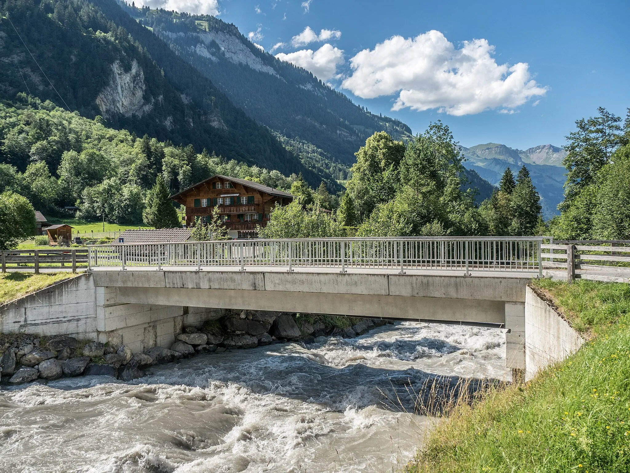 Photo showing: Road Bridge over the Kander River, Kandergrund, Canton of Bern, Switzerland