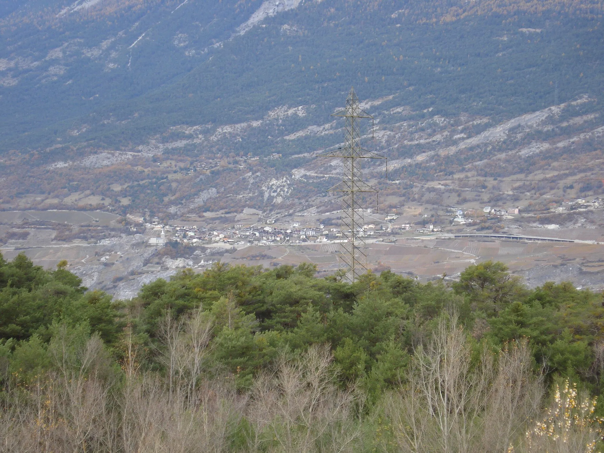 Photo showing: Vue sur Varen / Varonne de l'autre côté du Valais