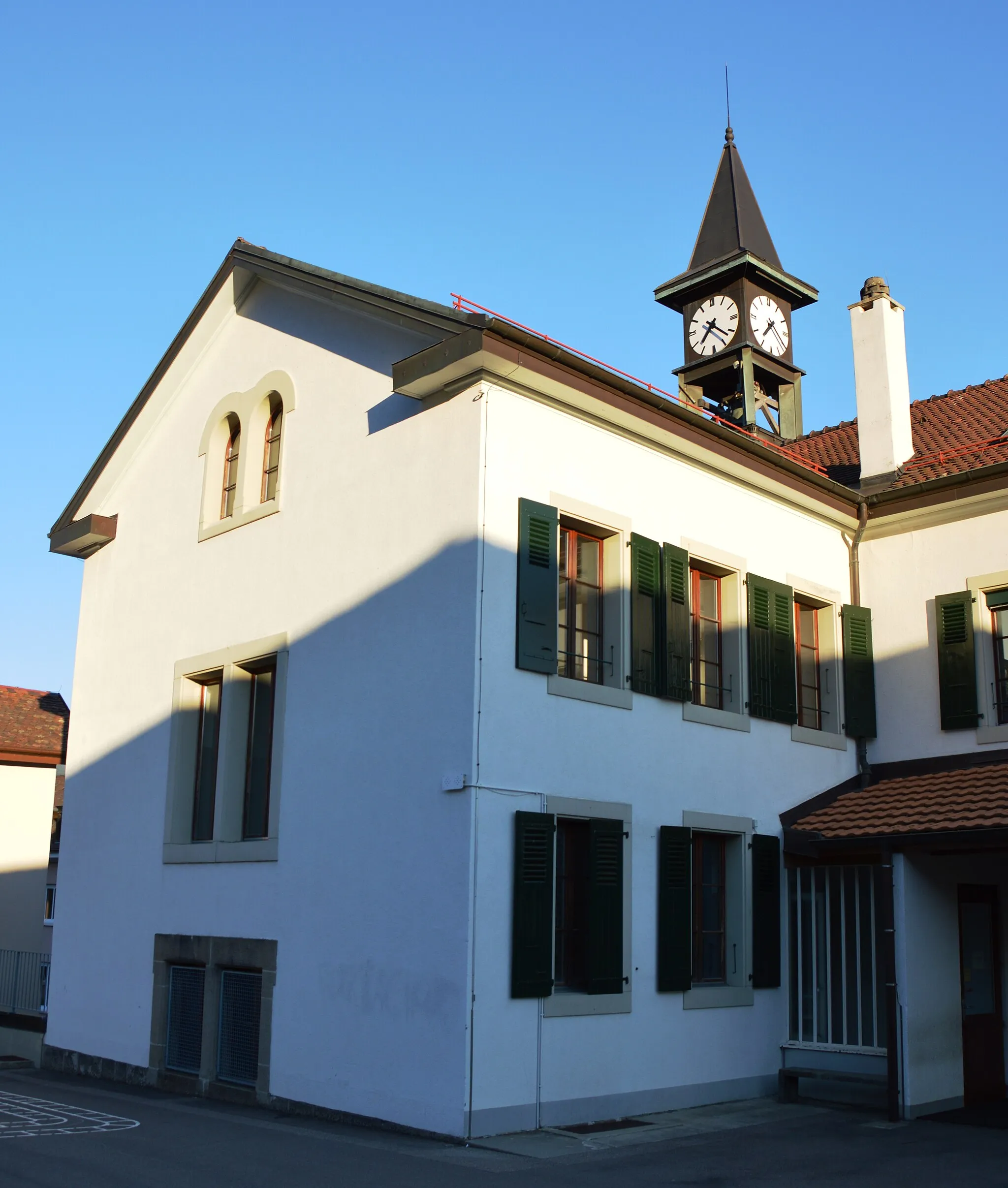 Photo showing: Le vieux collège de Jongny