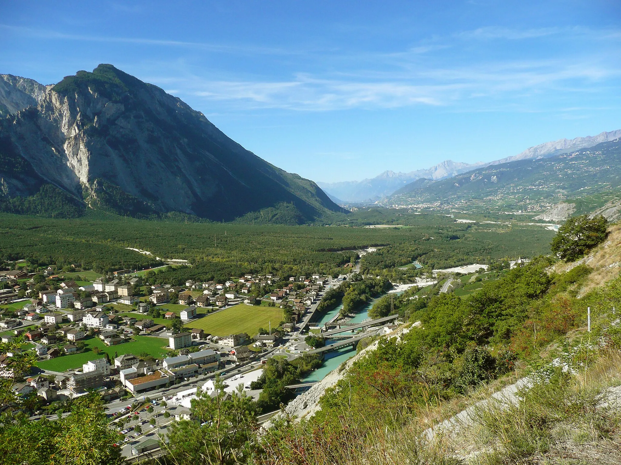 Photo showing: The Rhone valley at LOECHE, with the Illgraben alluvial fan and the Finges forest, Valais, Switzerland.