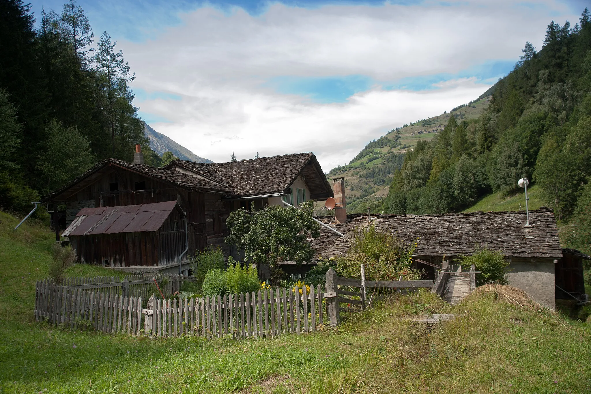 Photo showing: Les Moulins de Liddes