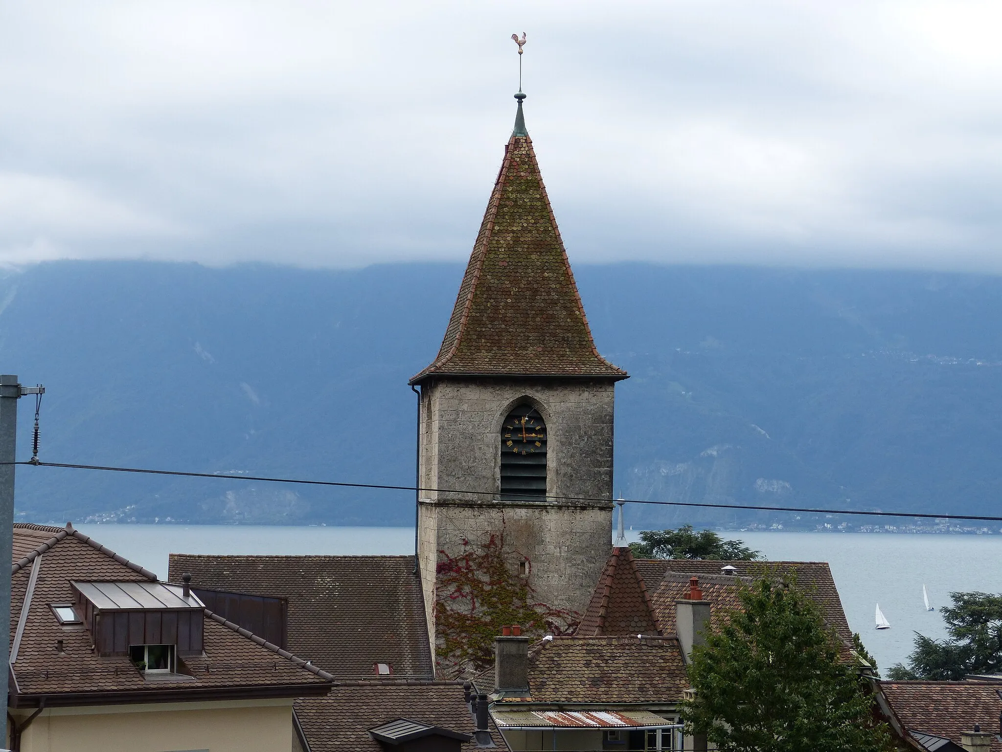 Photo showing: Bell tower of the temple of Cully.