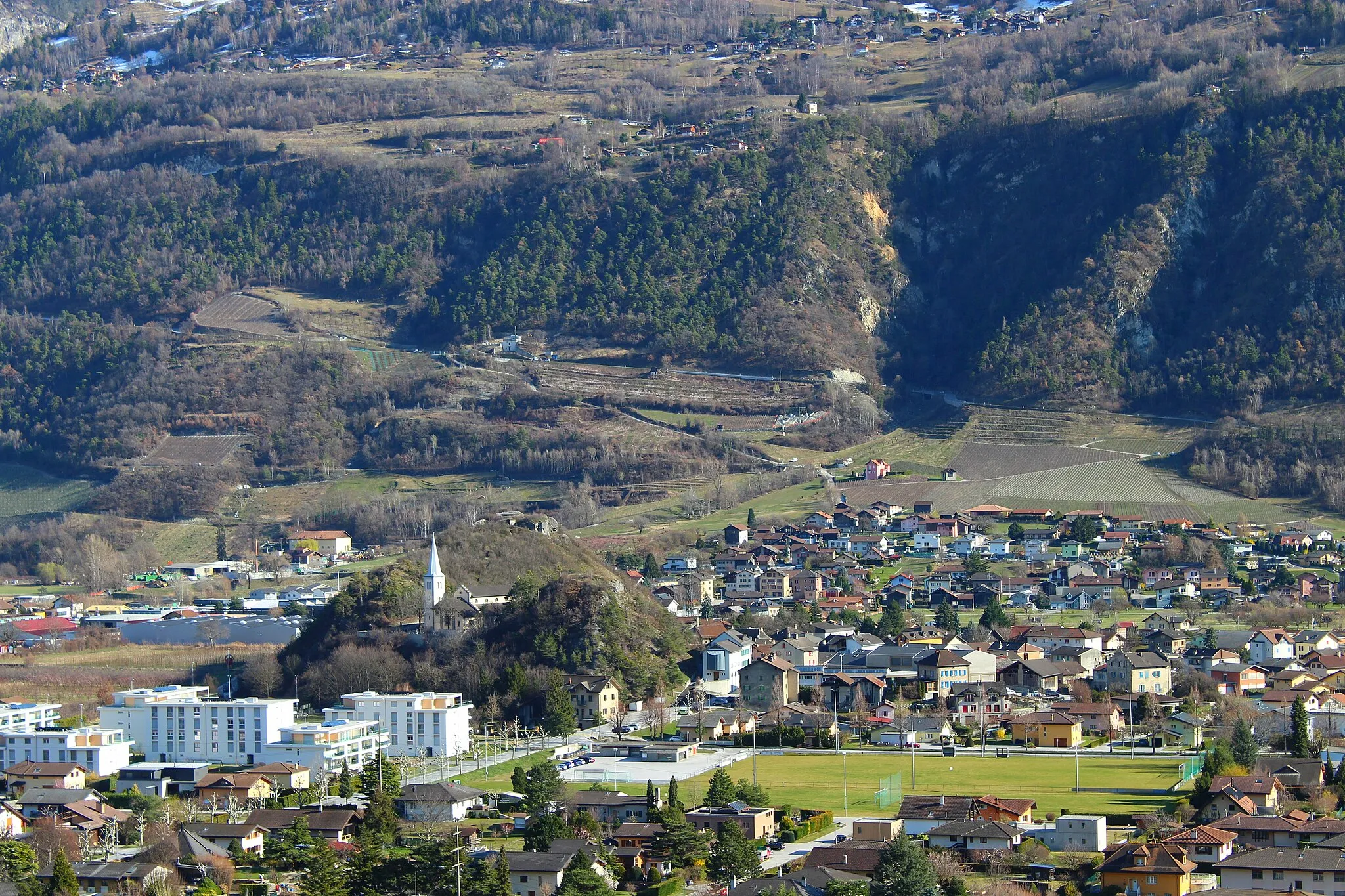 Photo showing: Les villages de Granges et Grône en Valais