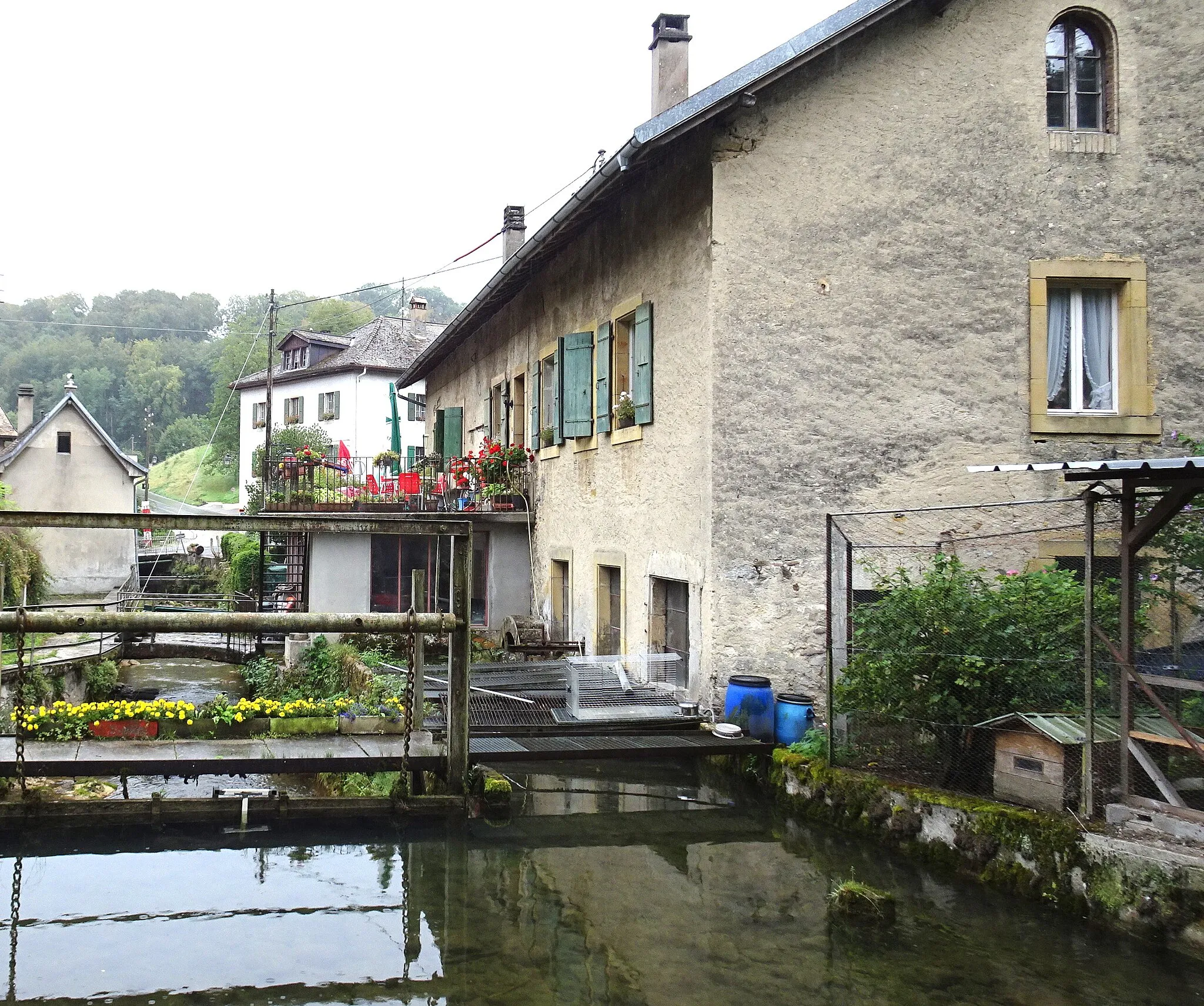 Photo showing: Bâtiments à Romainmôtier (canton de Vaud, Suisse). Moulin au chemin de la Forge.