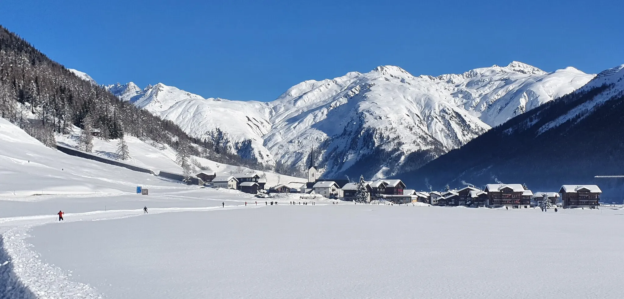 Photo showing: Ulrichen, seen from the cross-country skiing trail (Goms, Valais, Switzerland)