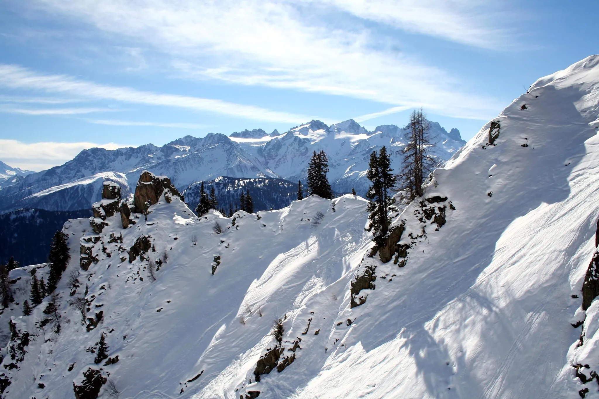 Photo showing: Vue depuis les pistes de ski des Marécottes.
