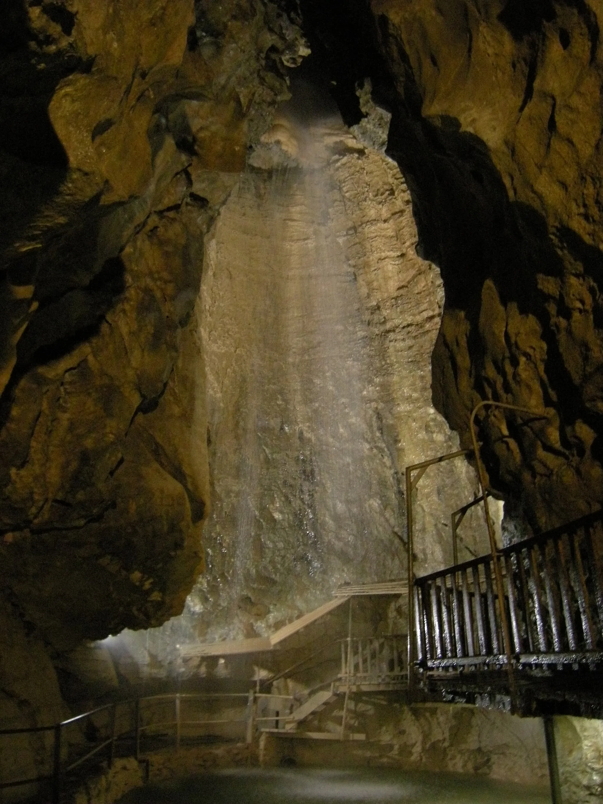Photo showing: Grotte aux Fées