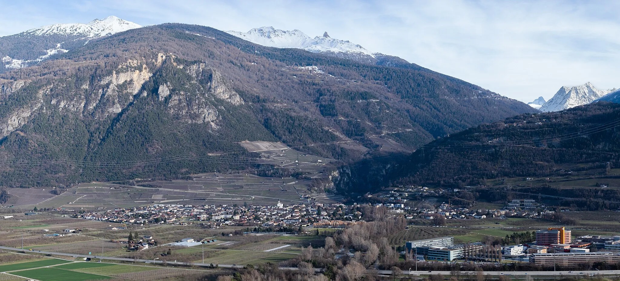 Photo showing: Bramois et l'entrée du val d'Hérens.