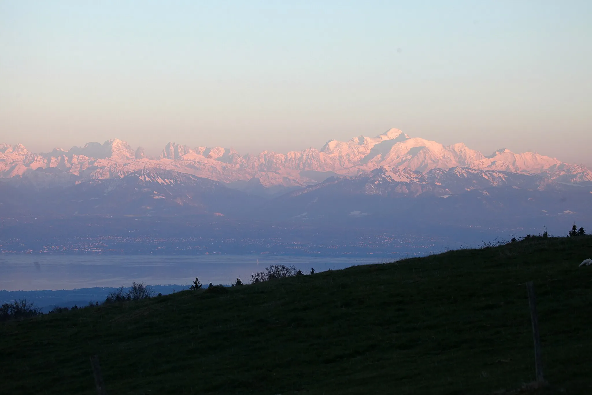 Photo showing: Coucher de soleil sur le Mont-Blanc.