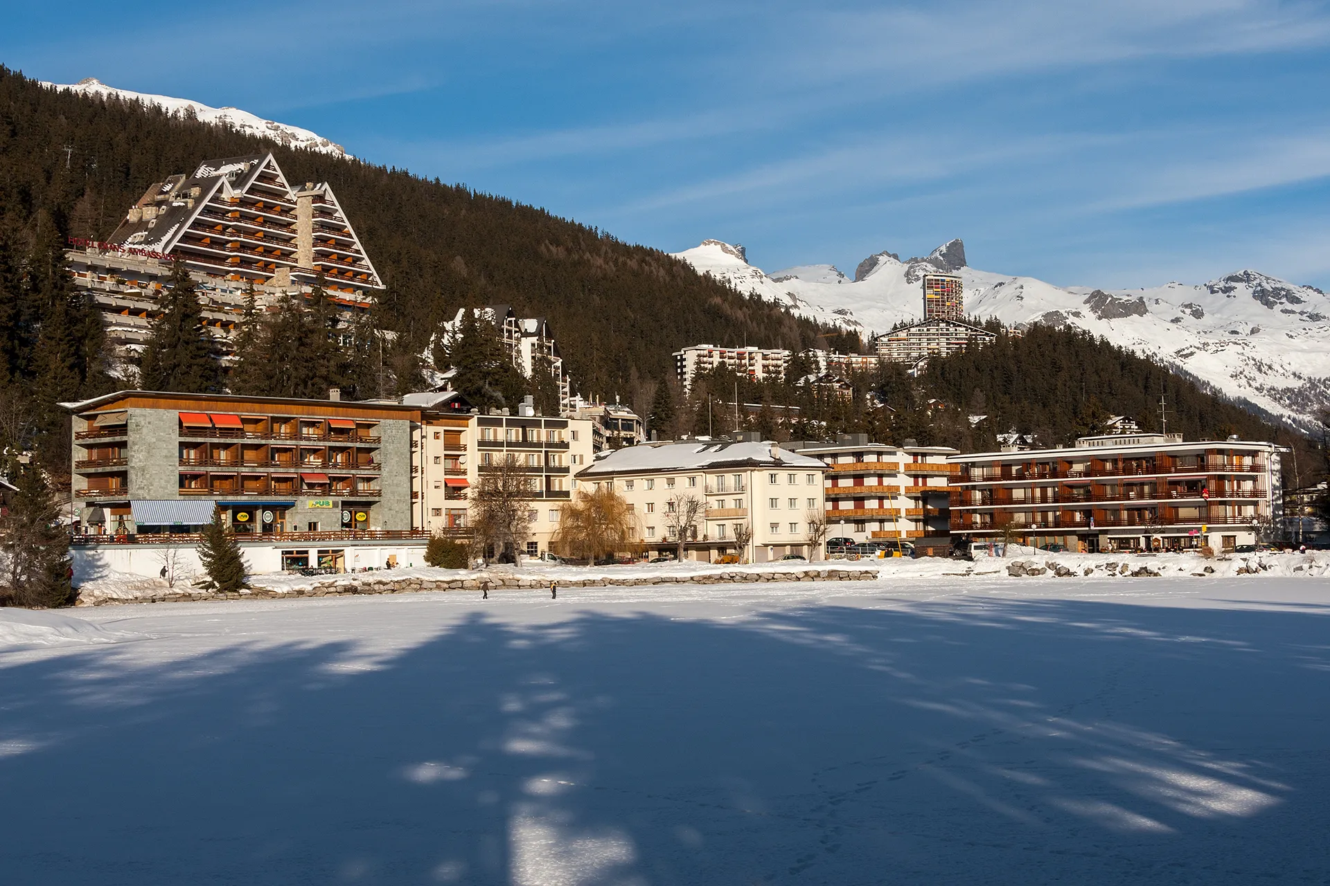 Photo showing: Etang Grenon in Crans-Montana