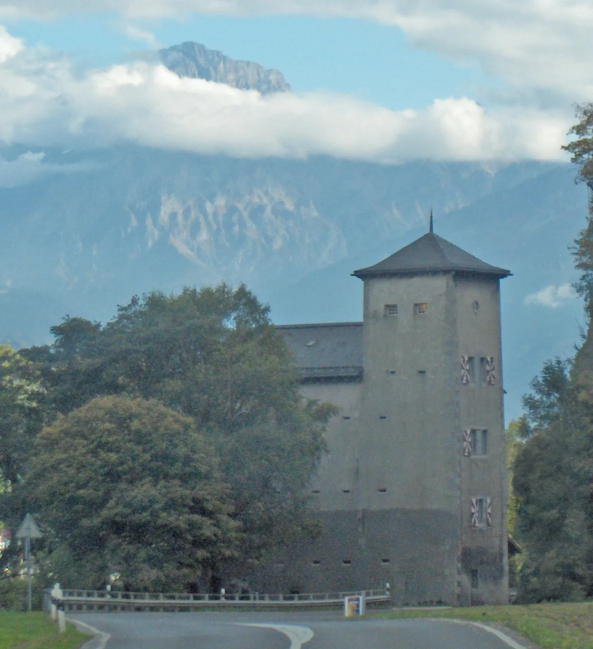 Photo showing: Porte du Scex castle, near Vouvry / Switzerland