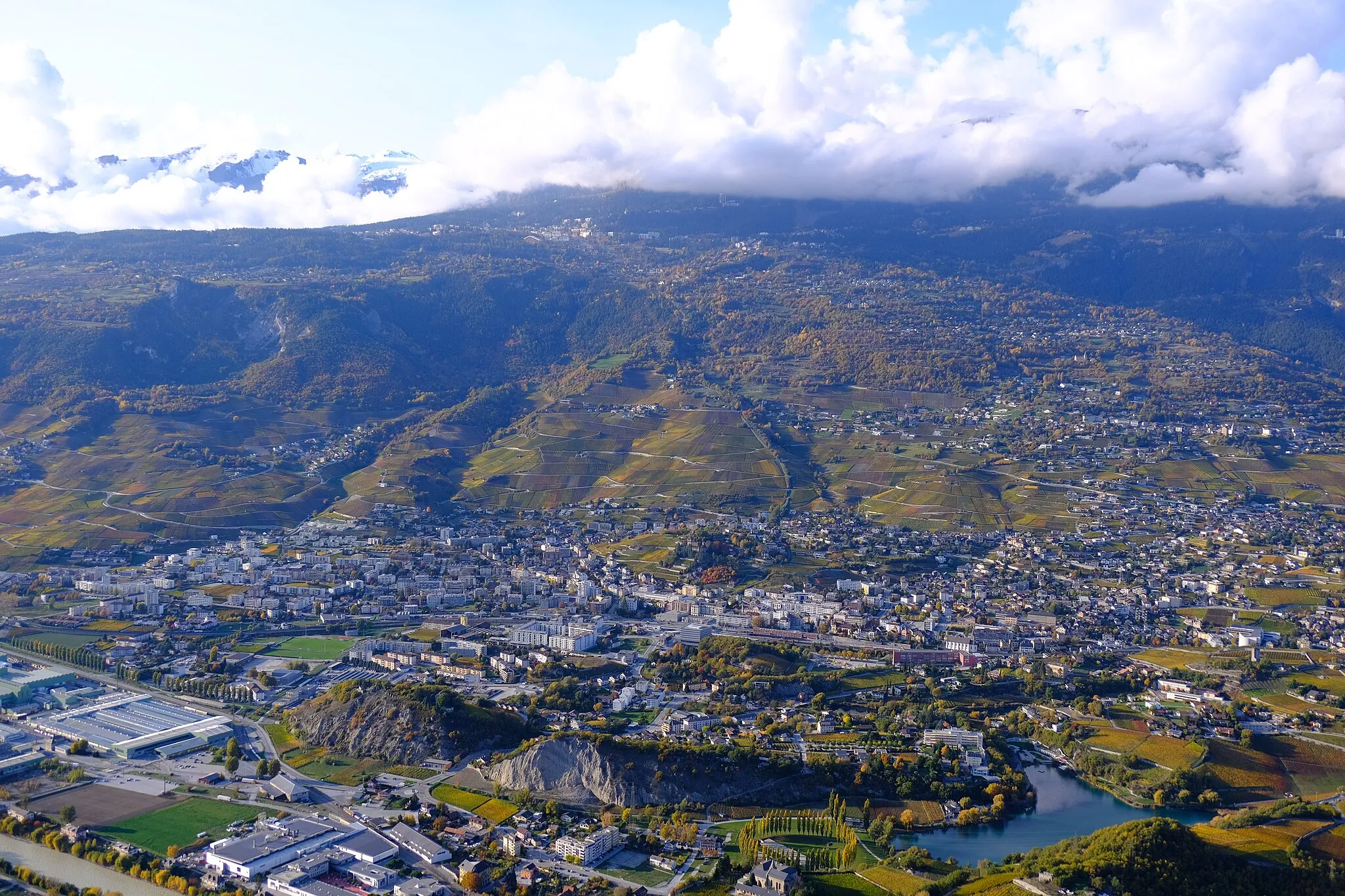 Photo showing: La ville de Sierre vue depuis le château de Beauregard.