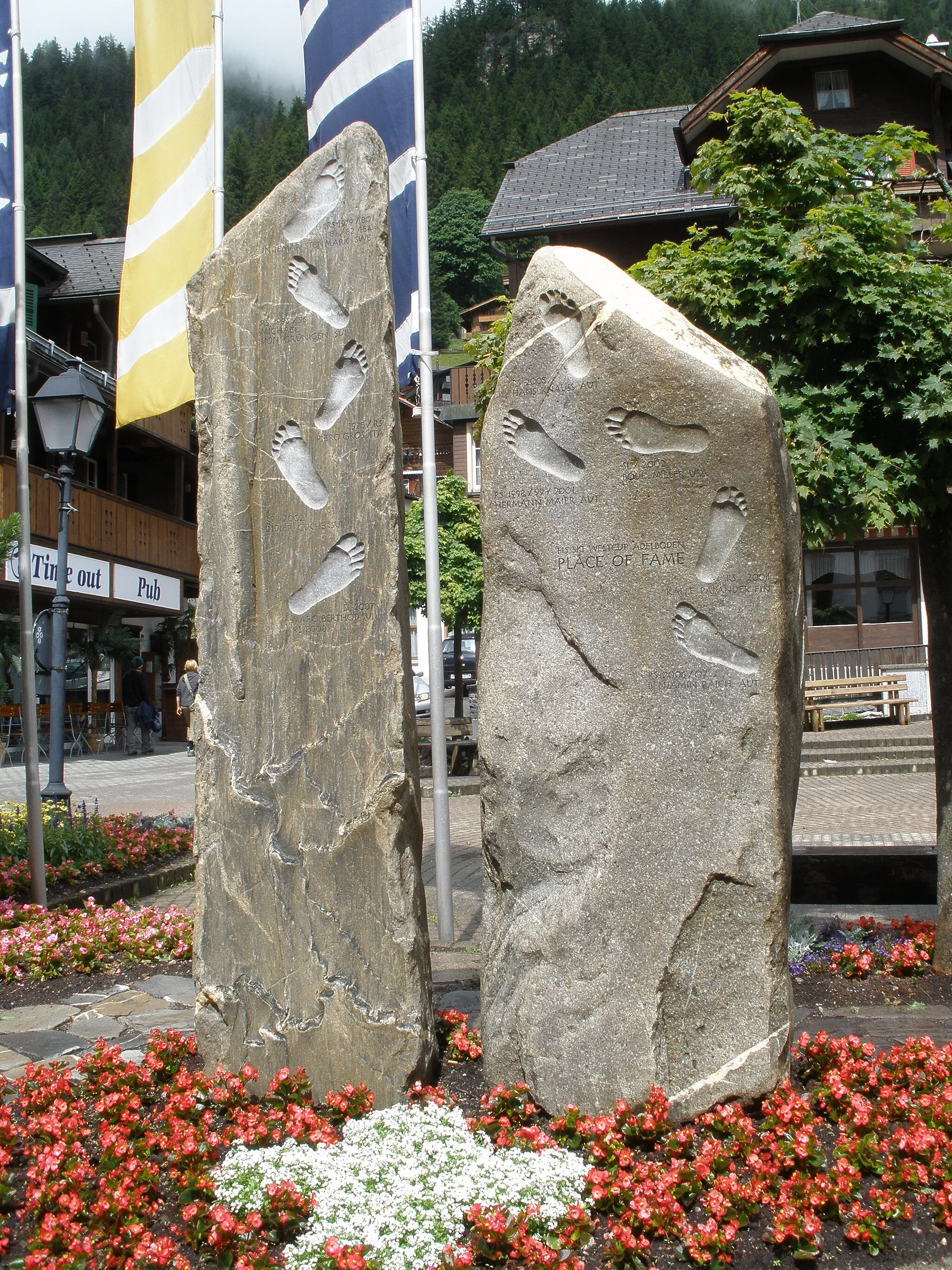 Photo showing: Monument with the footprints of the winners of the Chuenisbärgli giant slalom in Adelboden, Switzerland