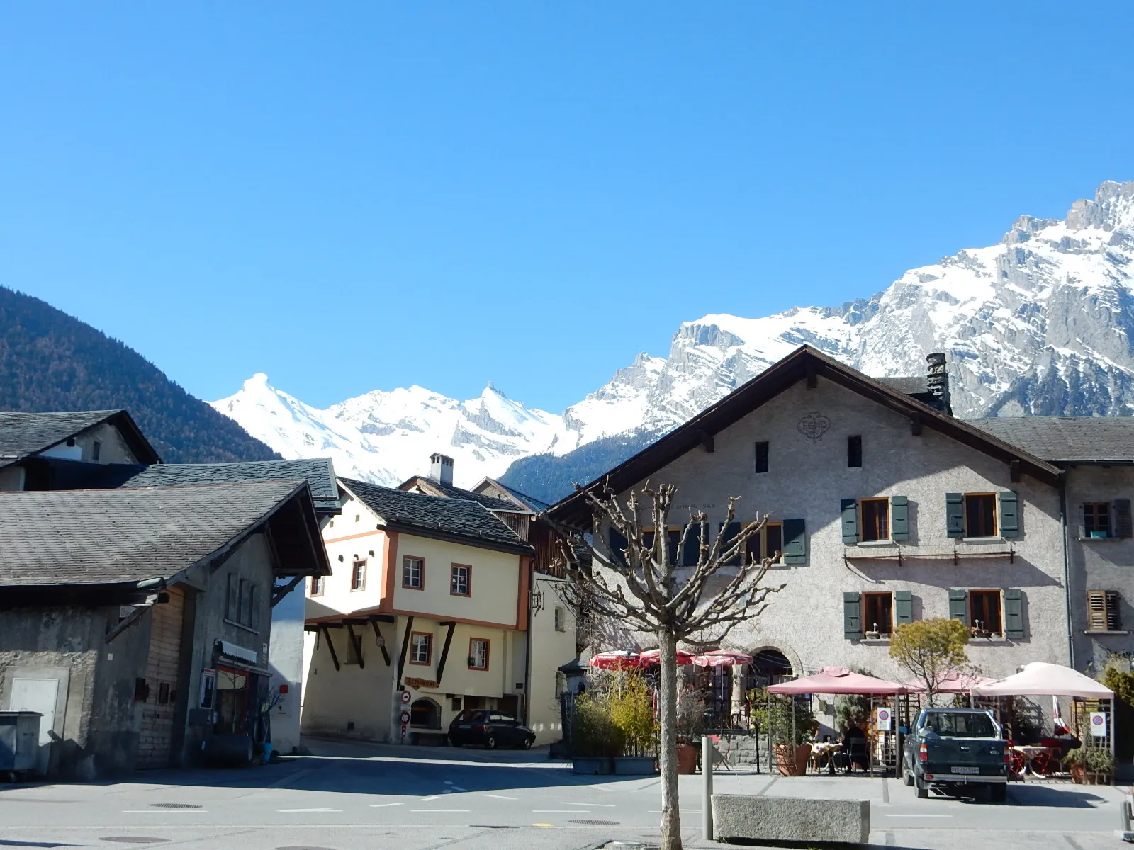 Photo showing: Saint-Pierre-de-Clages.Auberge