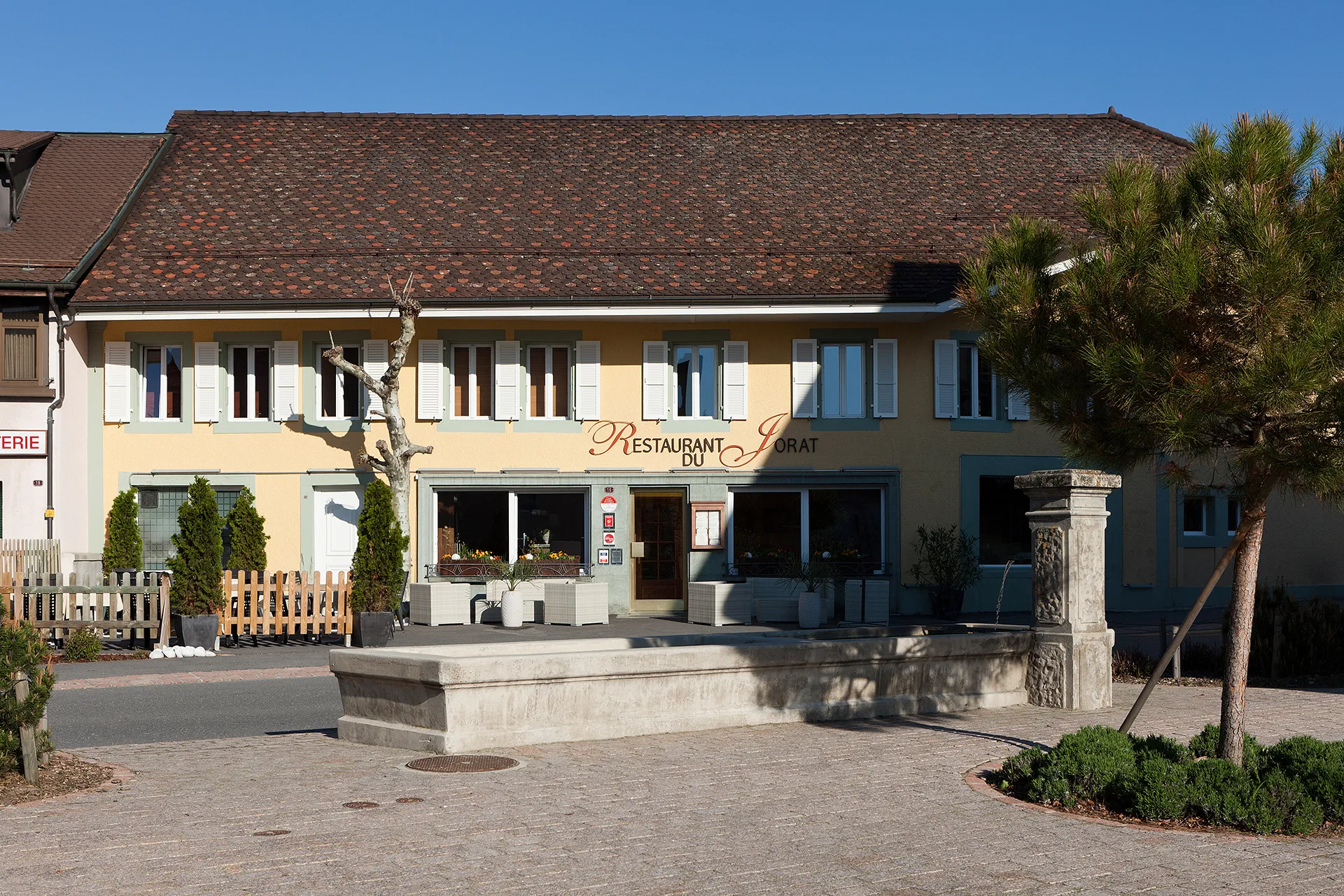 Photo showing: Restaurant du Jorat im Dorfzentrum von Mézières (VD)