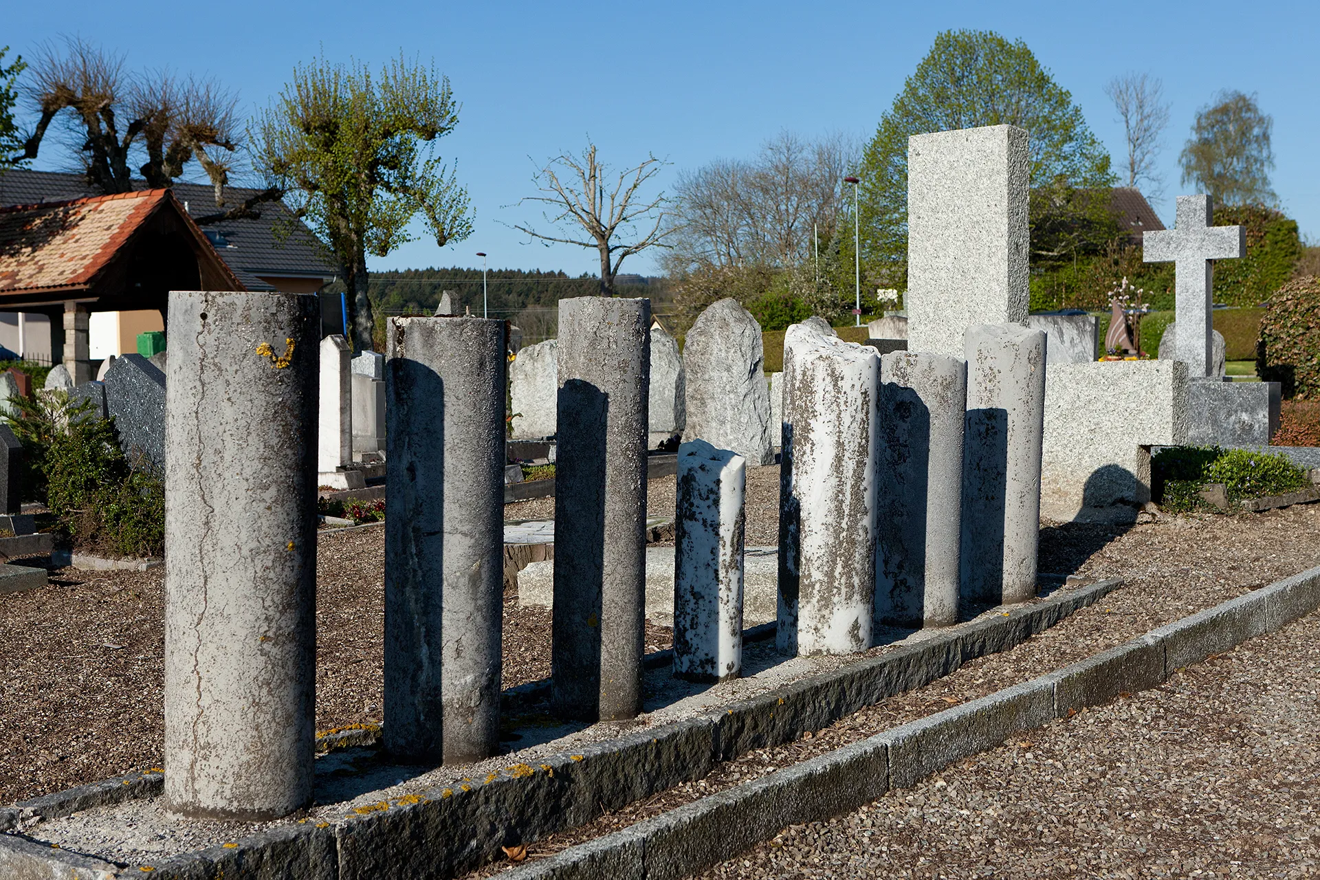 Photo showing: Familiengrabstätte der Familie Guisan (Henri Guisan, General) auf dem Friedhof von Mézières (VD)