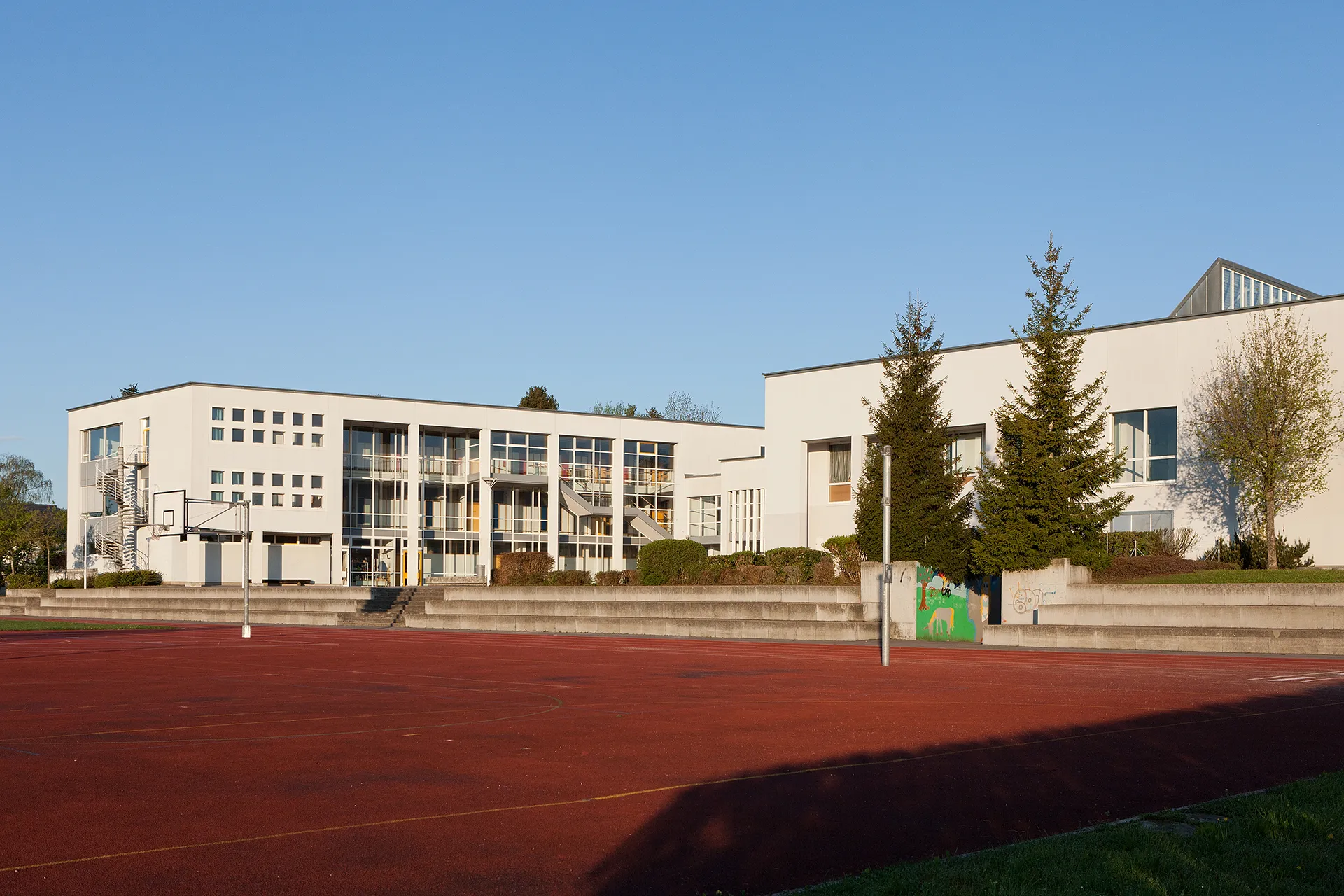 Photo showing: AIESM (Schulzentrum Etablissement Scolaire) in Mézières (VD)