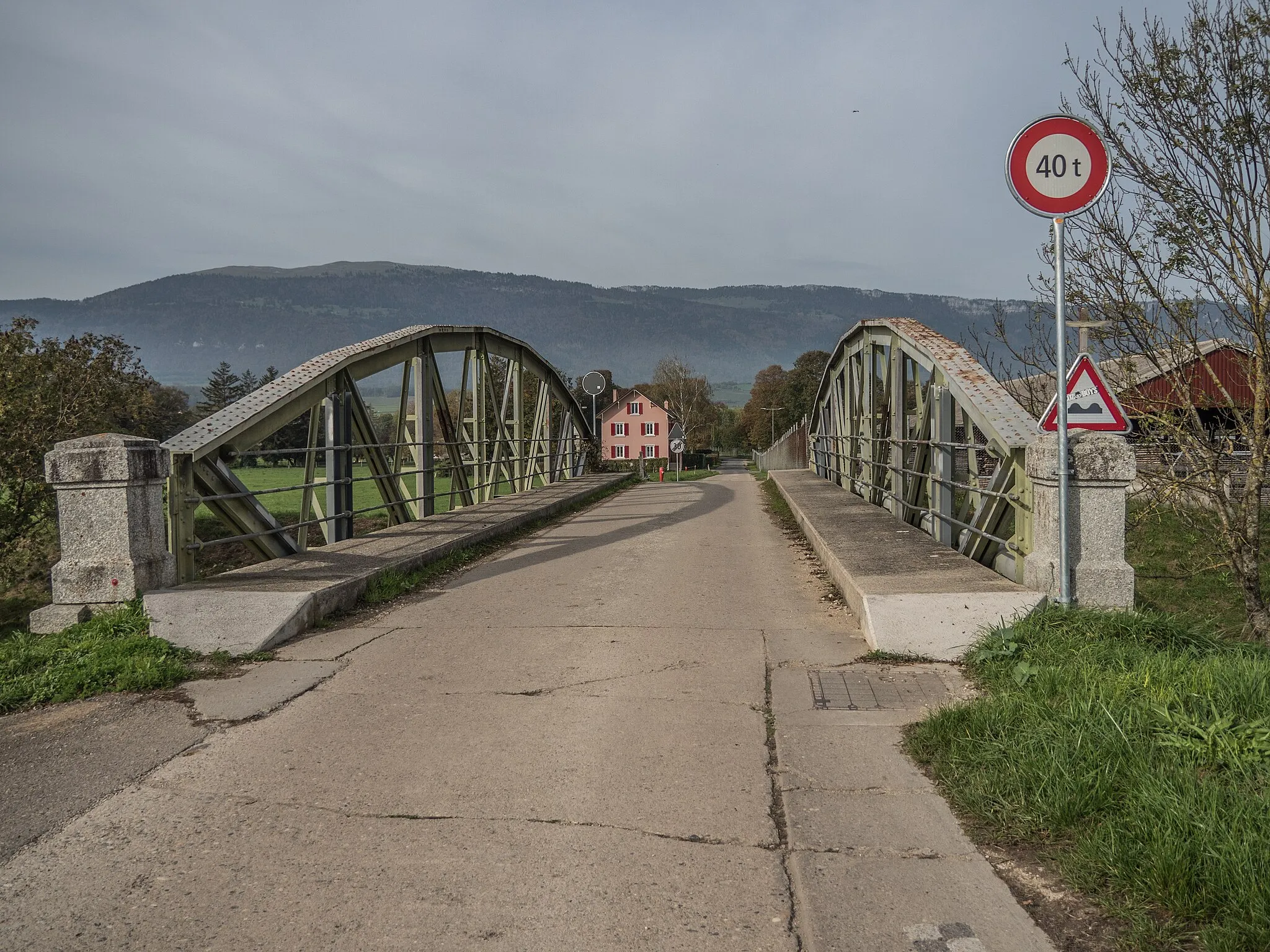 Photo showing: Road Bridge over the Orbe River, Orbe, Canton of Vaud, Switzerland