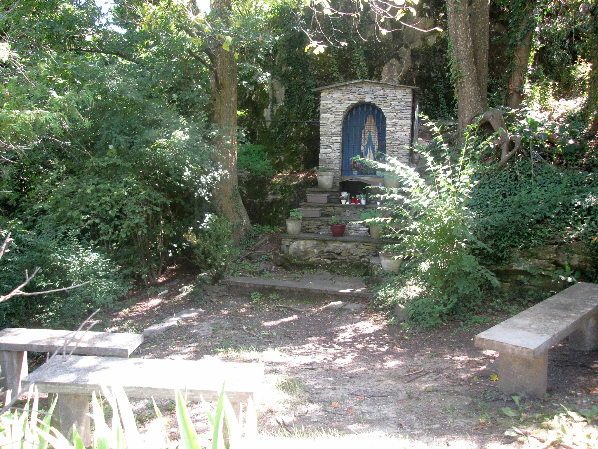 Photo showing: L'oratoire de Chelin en Valais en août.