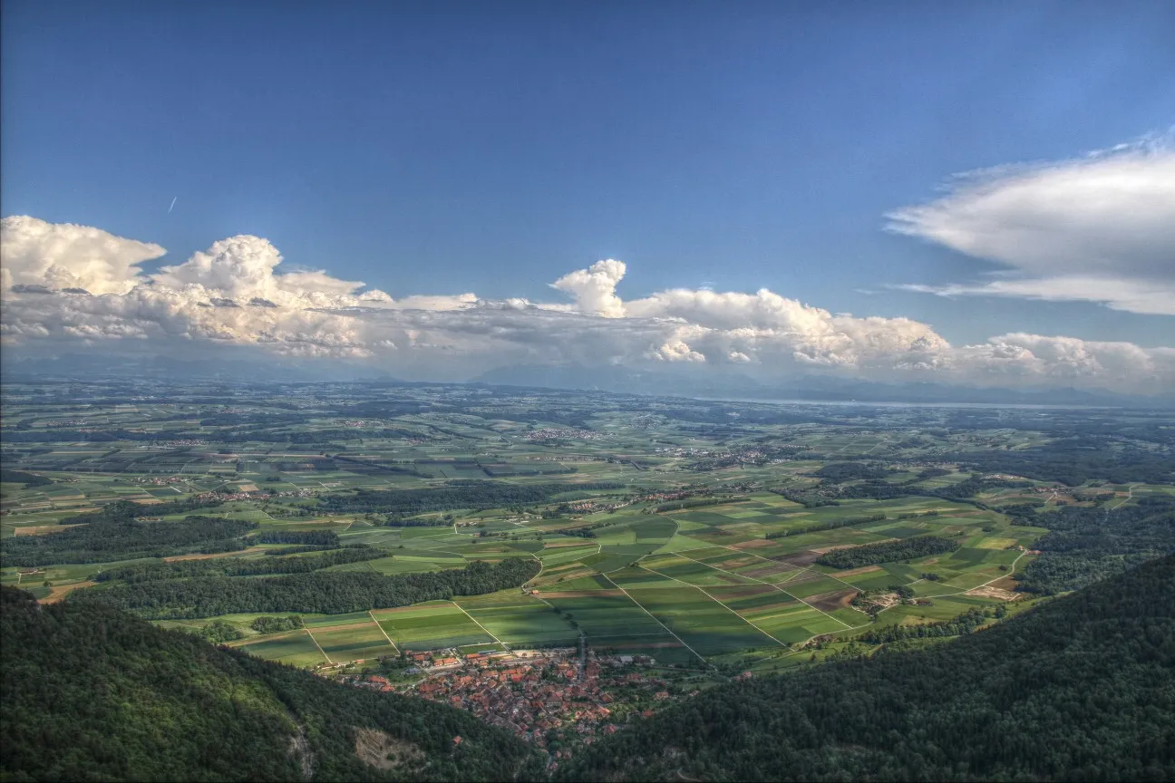 Photo showing: Baulmes vu du Mont de Baulmes - Photo en HDR