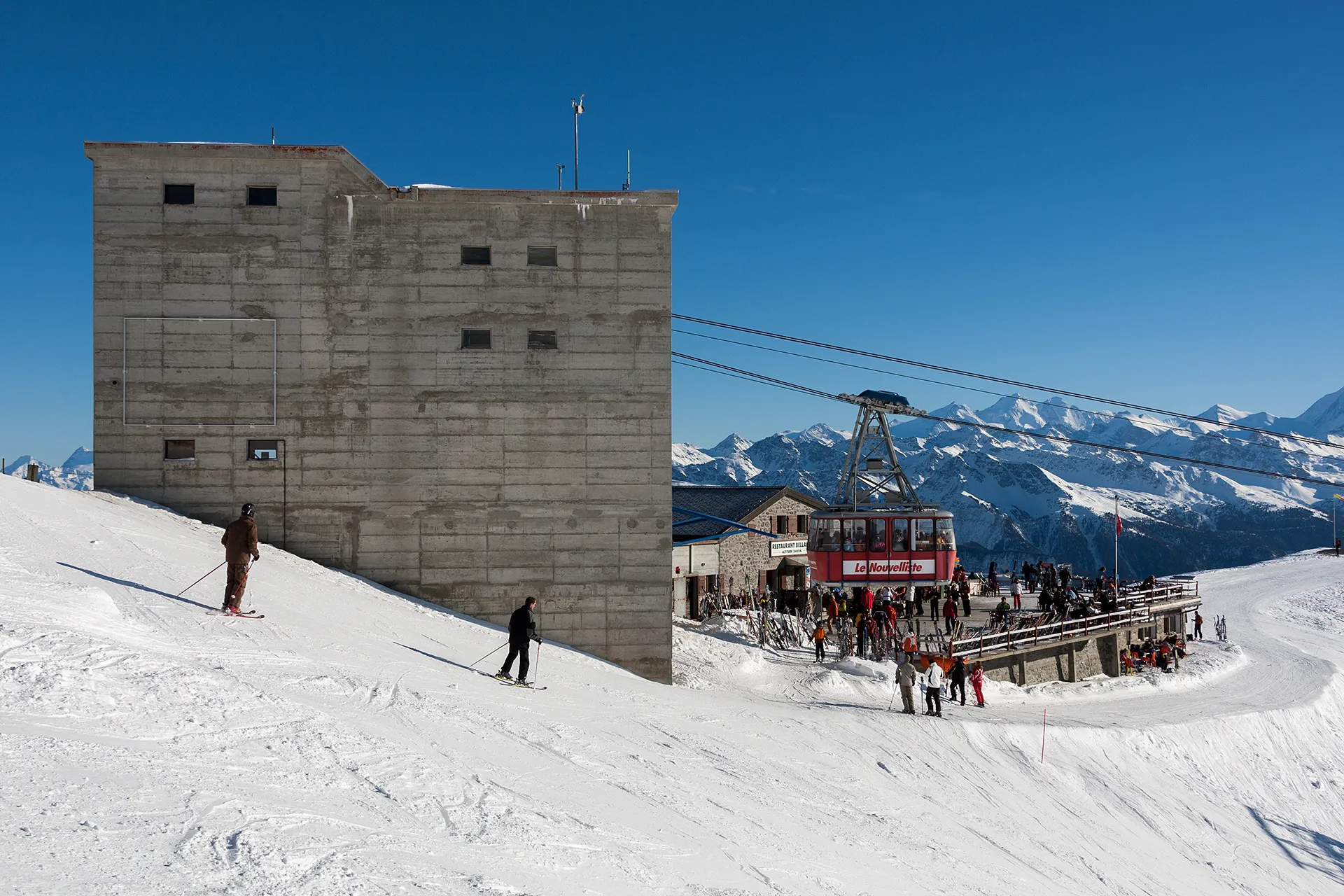 Photo showing: Bergstation und Bergrestaurant Bella Lui (Crans-Montana)