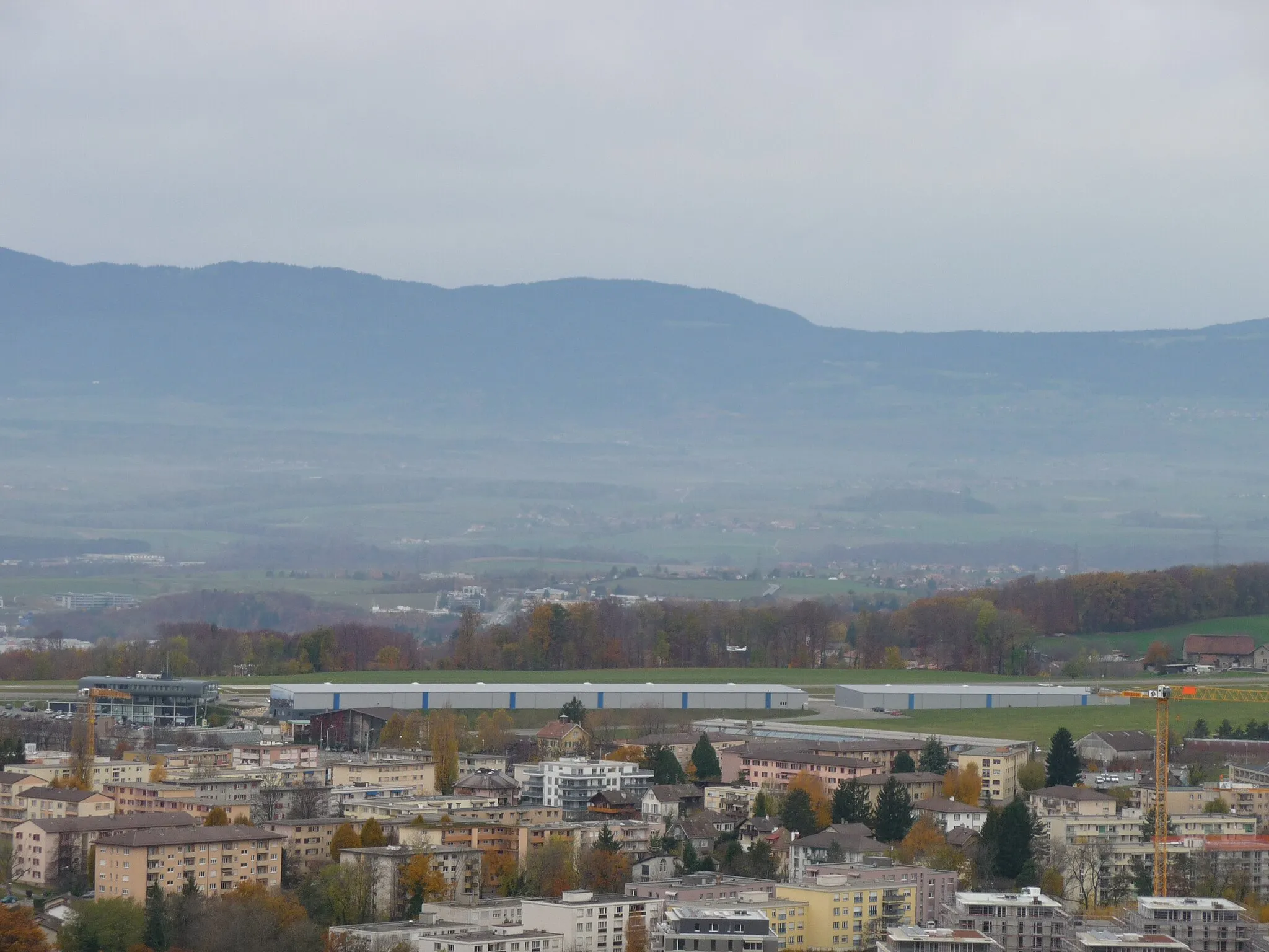 Photo showing: The airoport in the neighbourhood of La Blécherette in Lausanne.