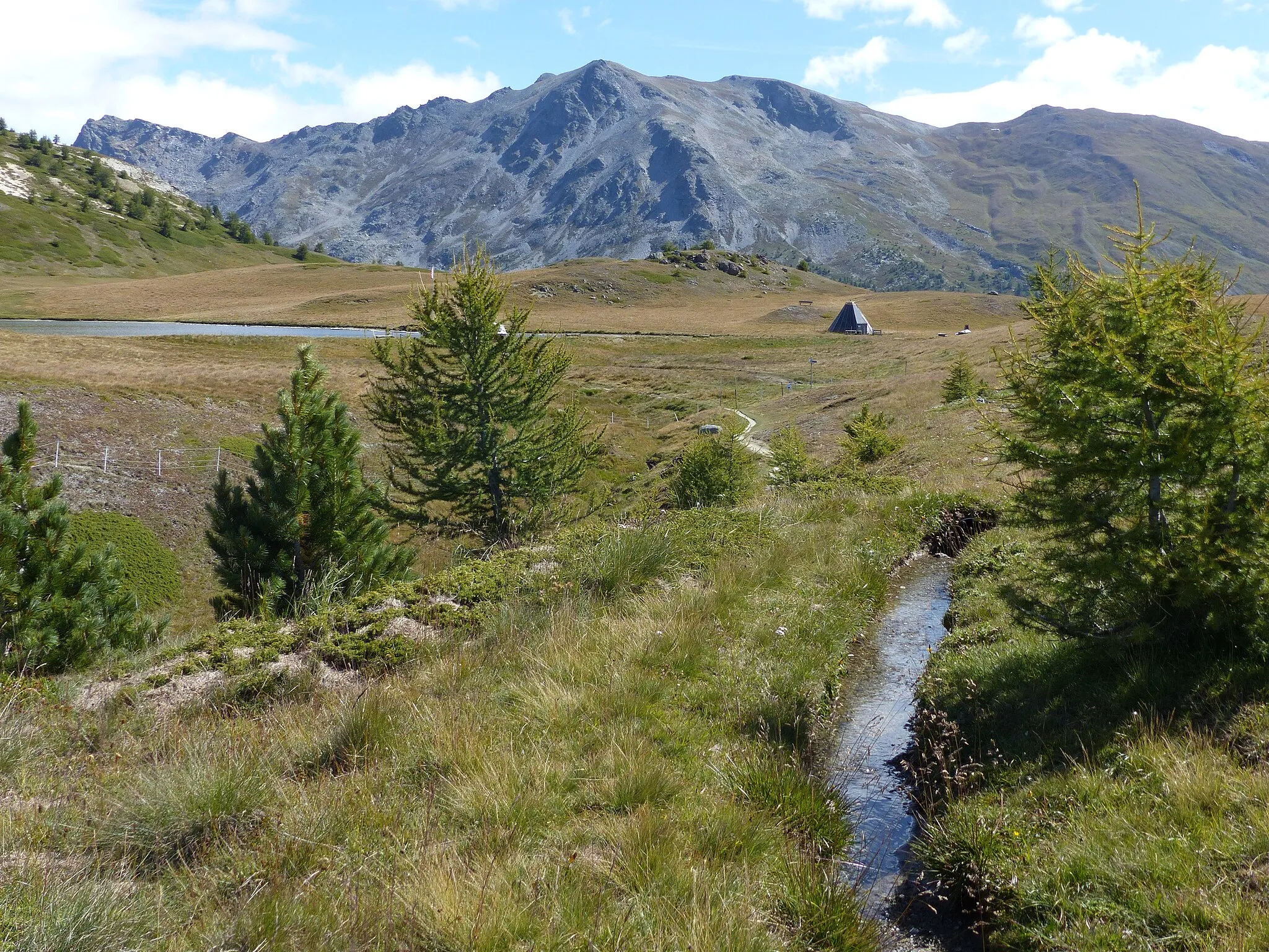 Photo showing: Heido-Suone am Gibidumpass: Links der Gibidumsee, am Horizont rechts erkennbar ist die Inneri Nanzlicke mit der Glattweng Alp