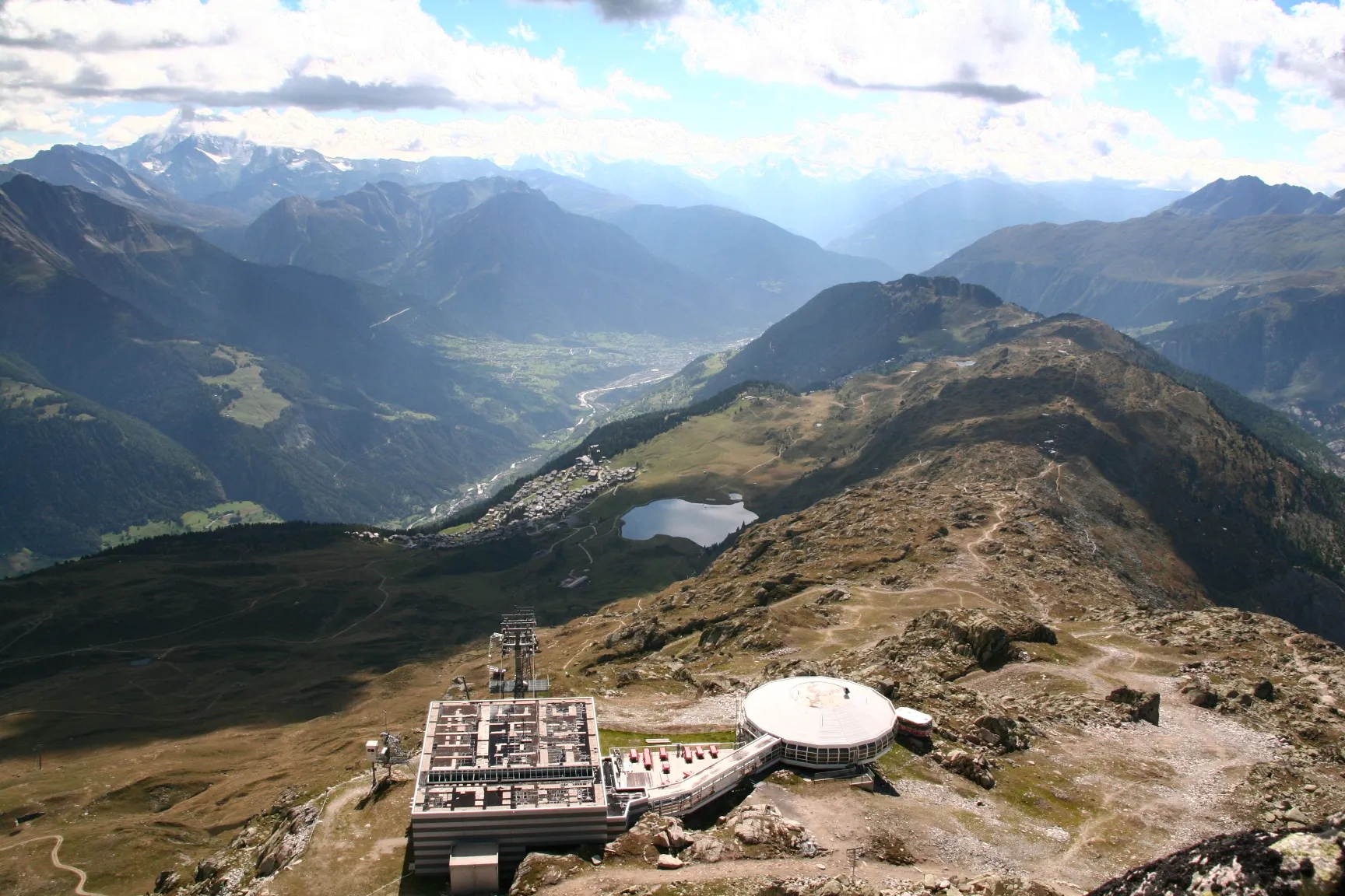 Photo showing: Bettmeralp and Bettmersee, view from Bettmerhorn in the canton of Valais, Switzerland.