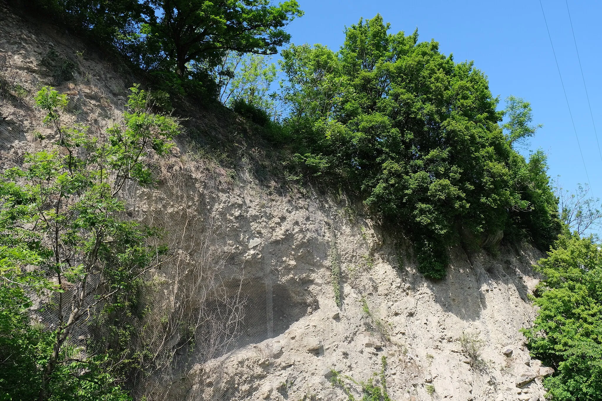 Photo showing: Partie de la colline du château-Vieux qui s’effondre régulièrement.