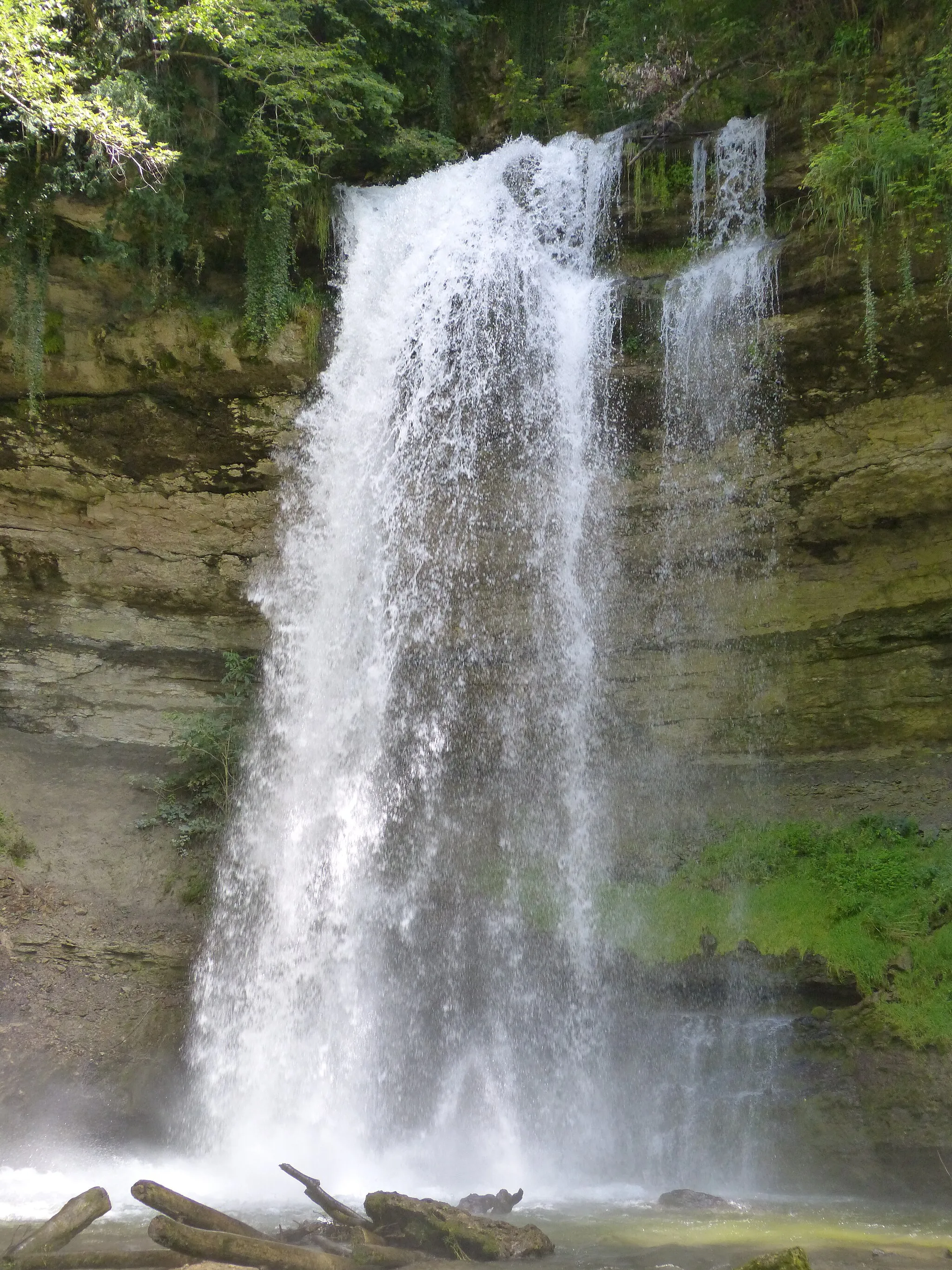 Photo showing: Nozon Dard's falls under Croy, Vaud, Switzerland.