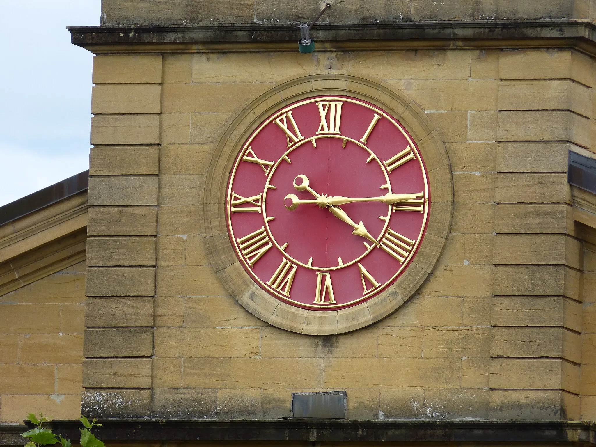 Photo showing: Clock of the Temple of La Sarraz (chapel of St. Anthony).