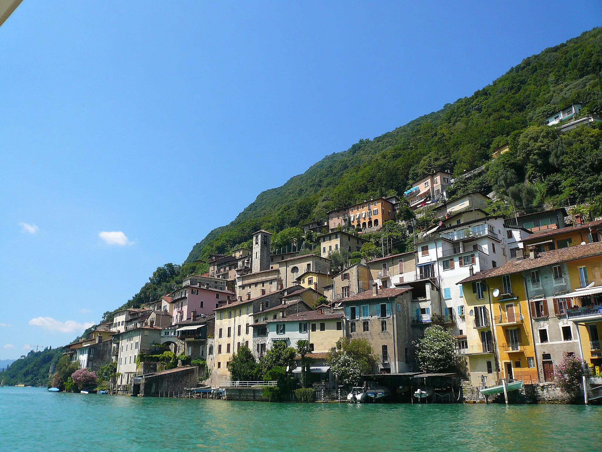 Photo showing: Gandria, from the lake