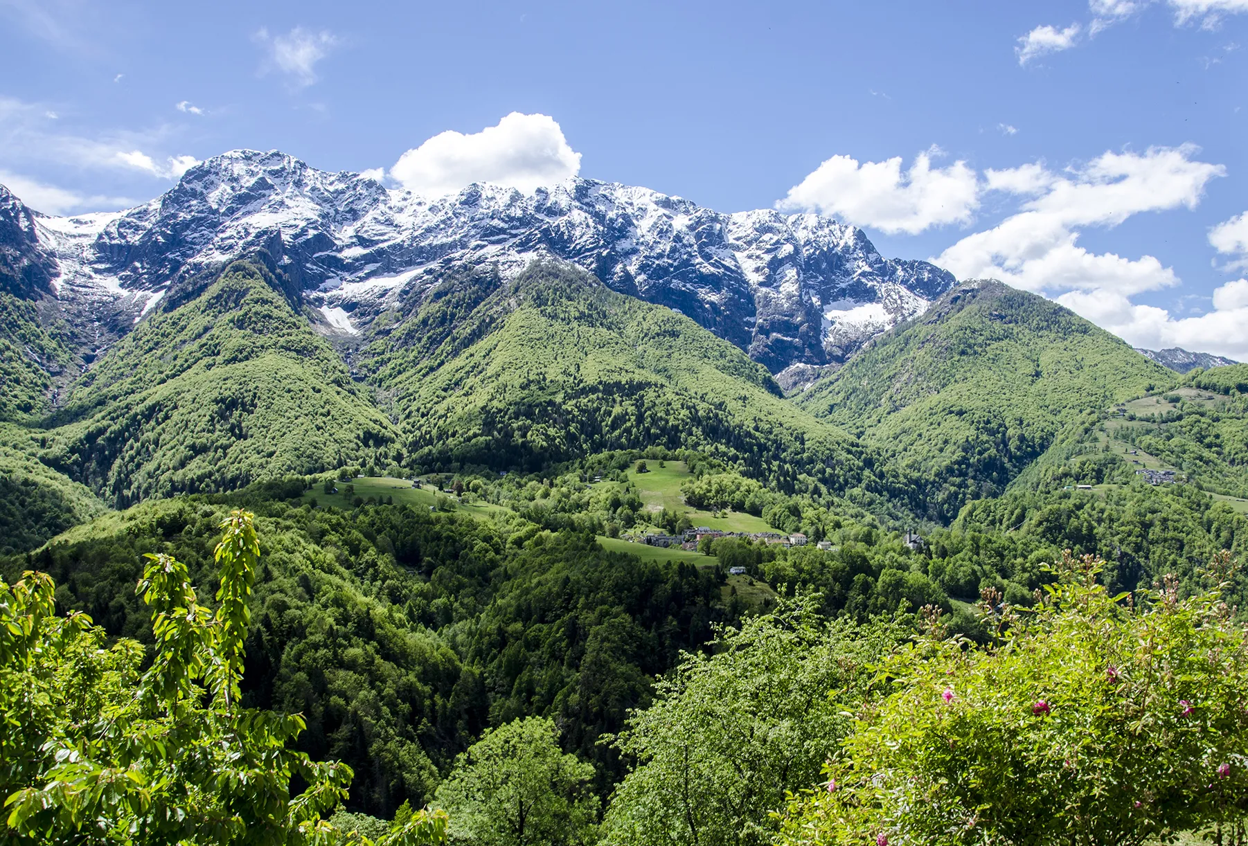 Photo showing: Progetto Parco Nazionale del Locarnese - Centovalli - Palagnedra, view from Verdasio