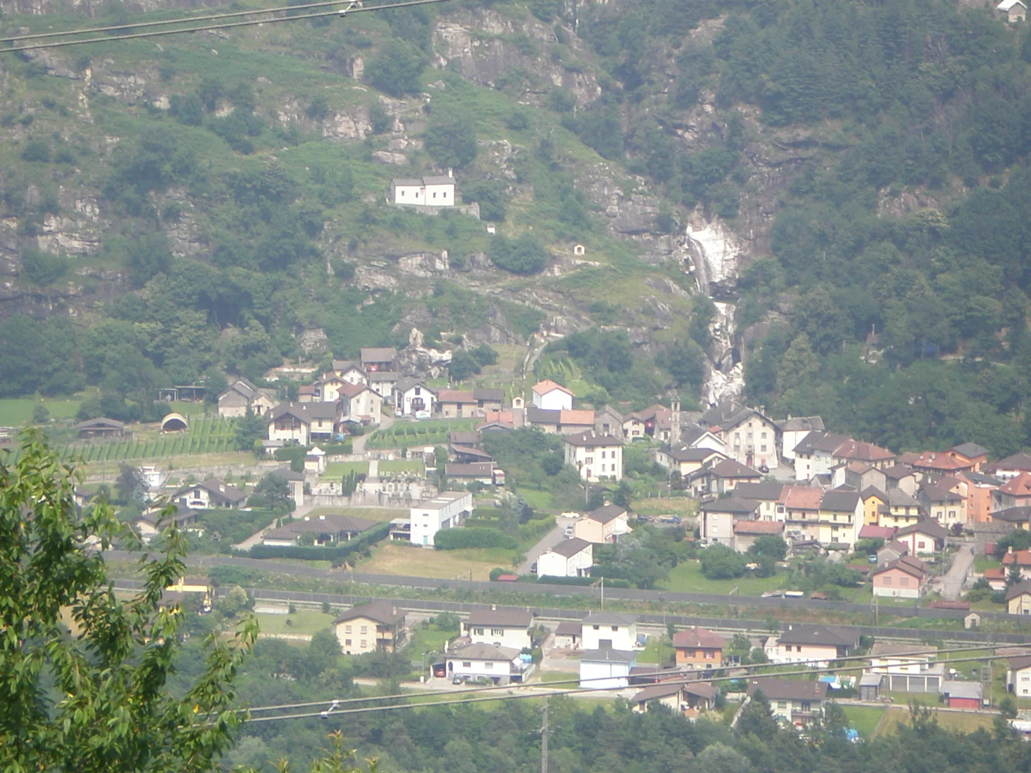 Photo showing: photo of the village of Osogna (Ticino,Switzerland)