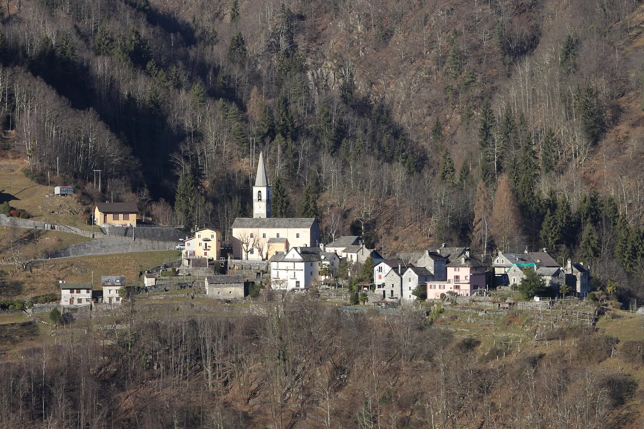 Photo showing: Borgnone village, seen from Moneto.
