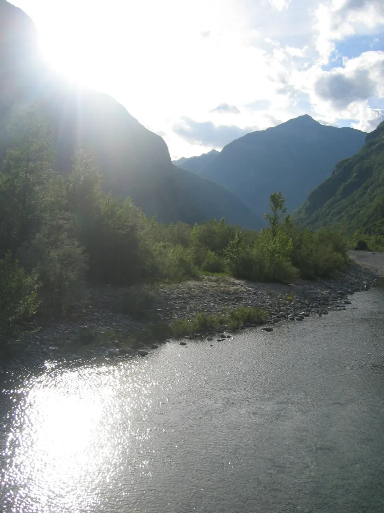 Photo showing: Valle Maggia, Maggia Tal, im Tessin in der Nähe von Someo.