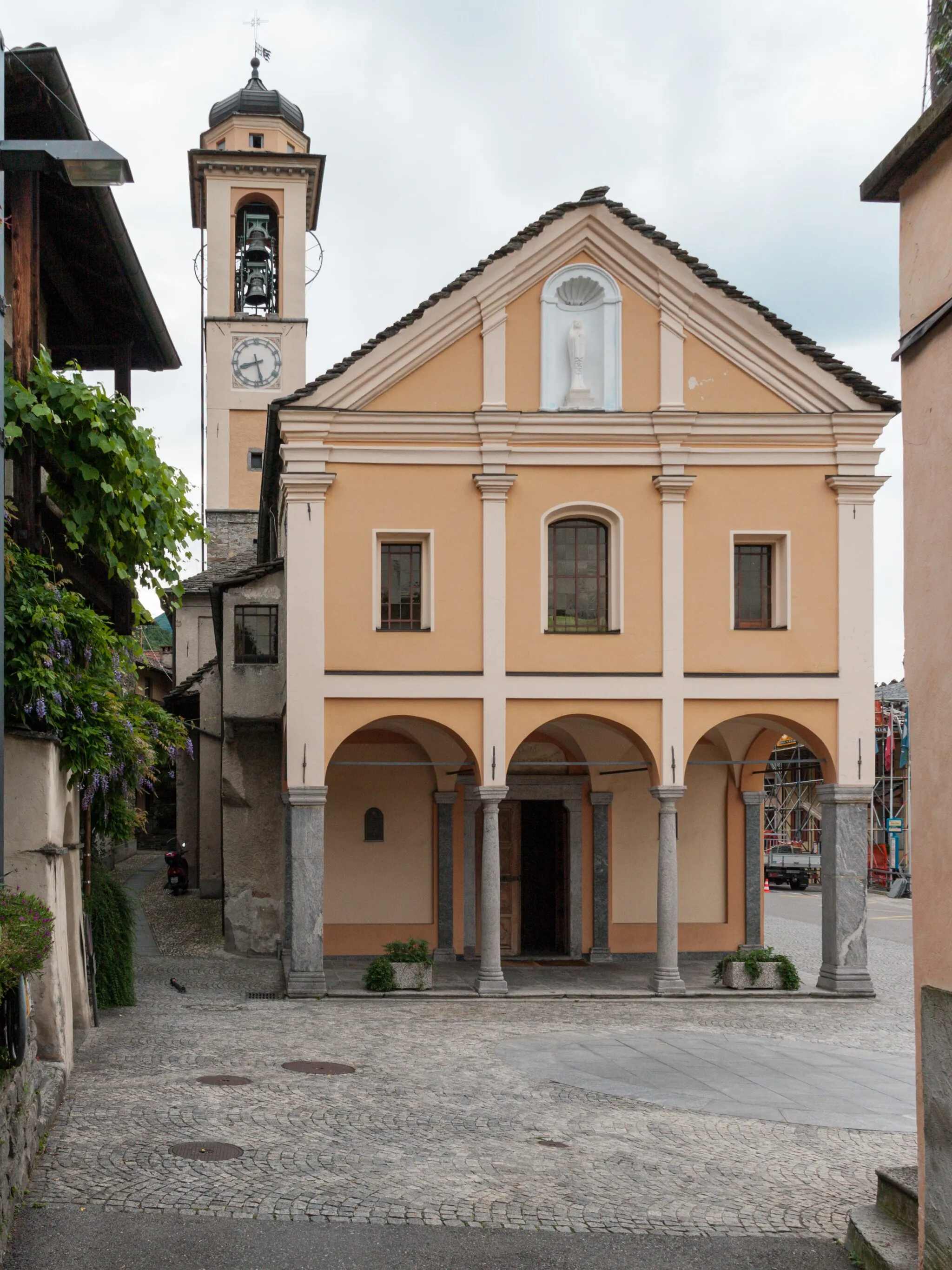 Photo showing: Church of Beata Vereine di Loreto in Brione sopra Minusio, canton of Ticino, Switzerland.