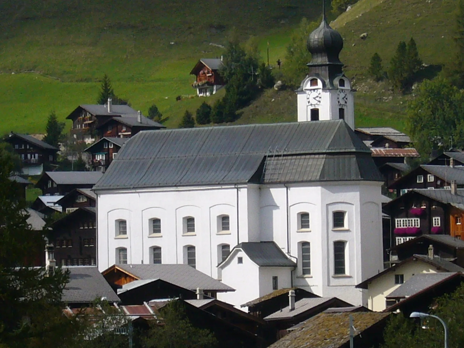 Photo showing: Church in the village of Reckingen, canton of Vallais, Switzerland