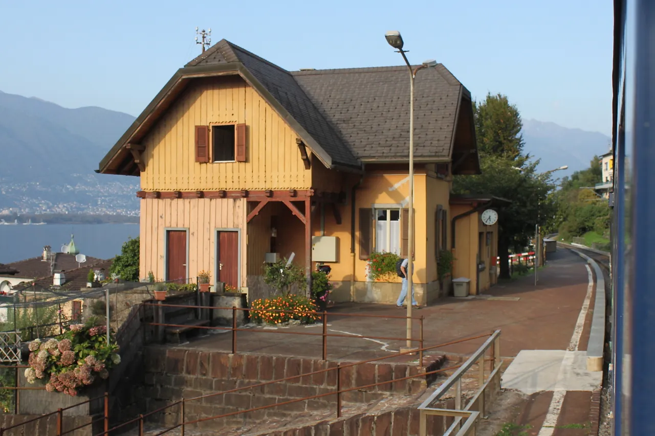 Photo showing: Gerra (Gambarogno) train station.