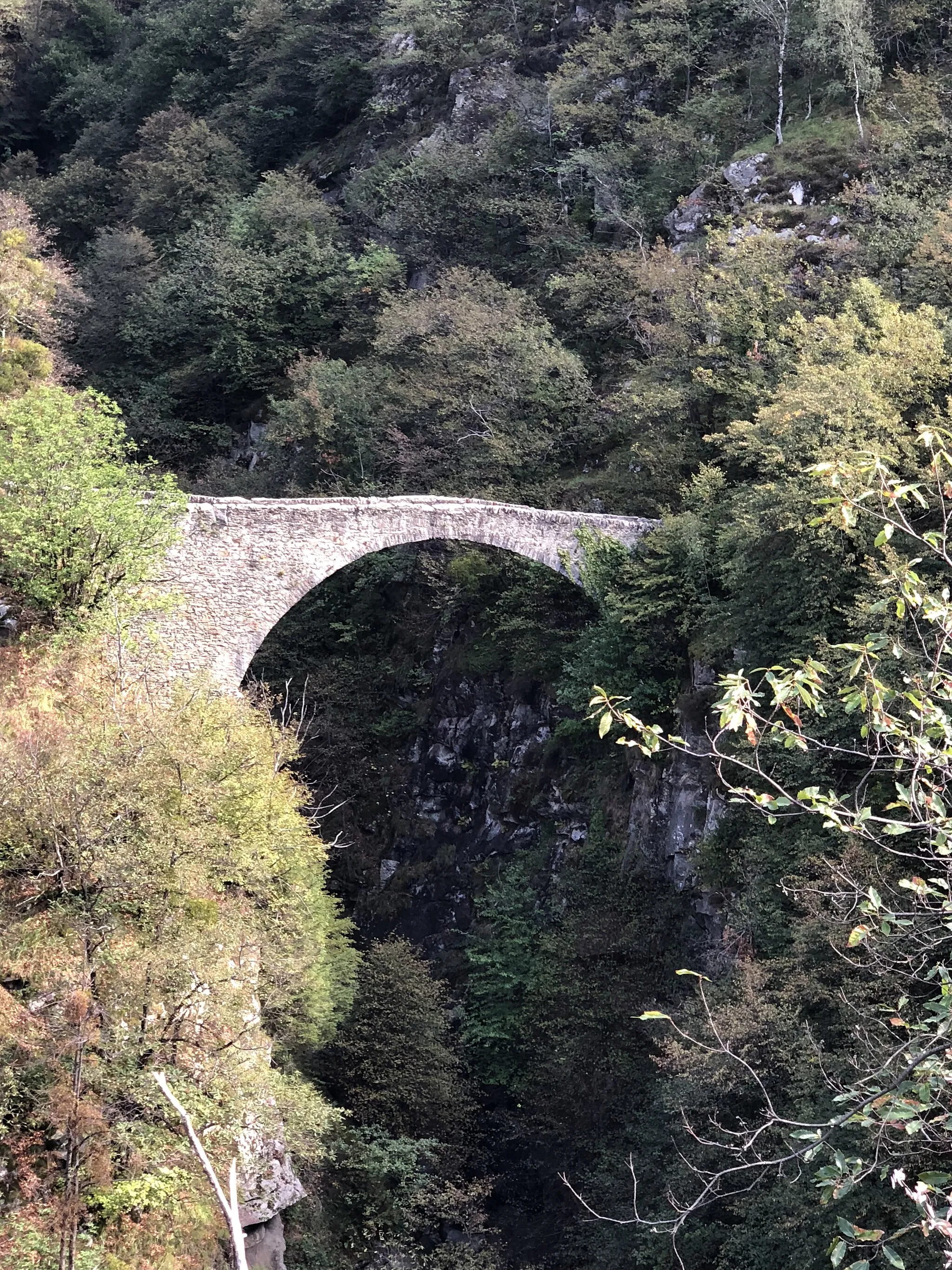 Photo showing: de:Ponte Laù

Ansicht von Westen