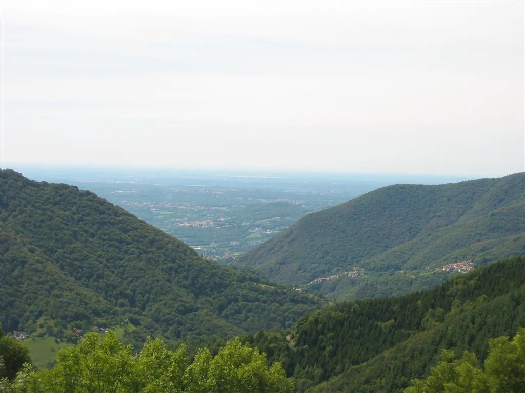 Photo showing: Mte Bisbino vista valle di Muggio