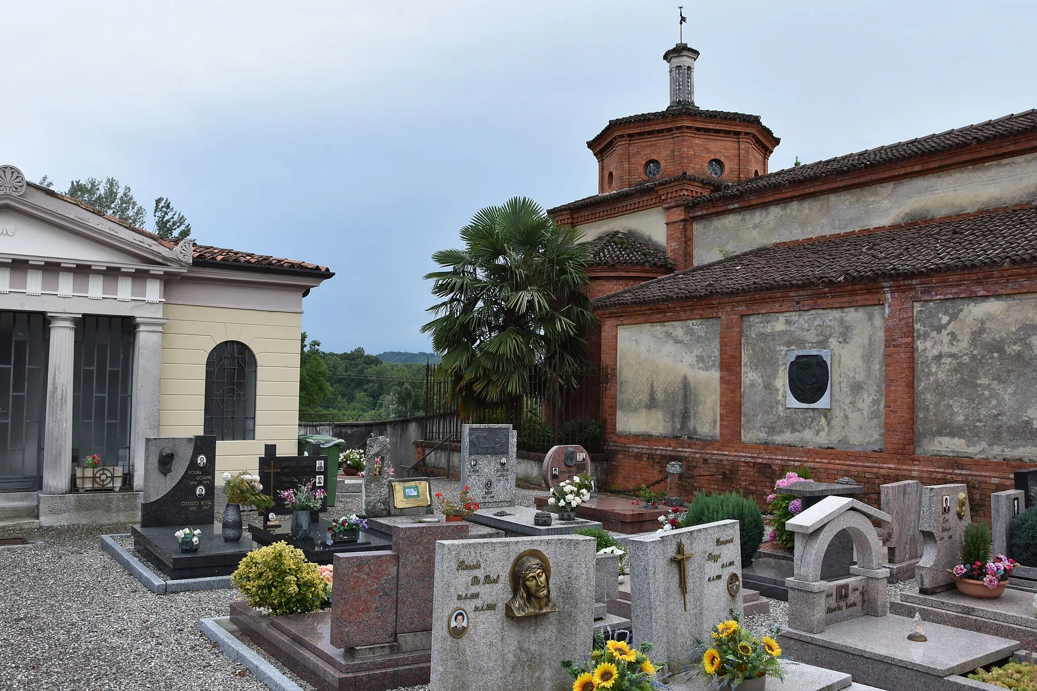 Photo showing: Il cimitero di Cartabbia, frazione di Varese, in Lombardia.