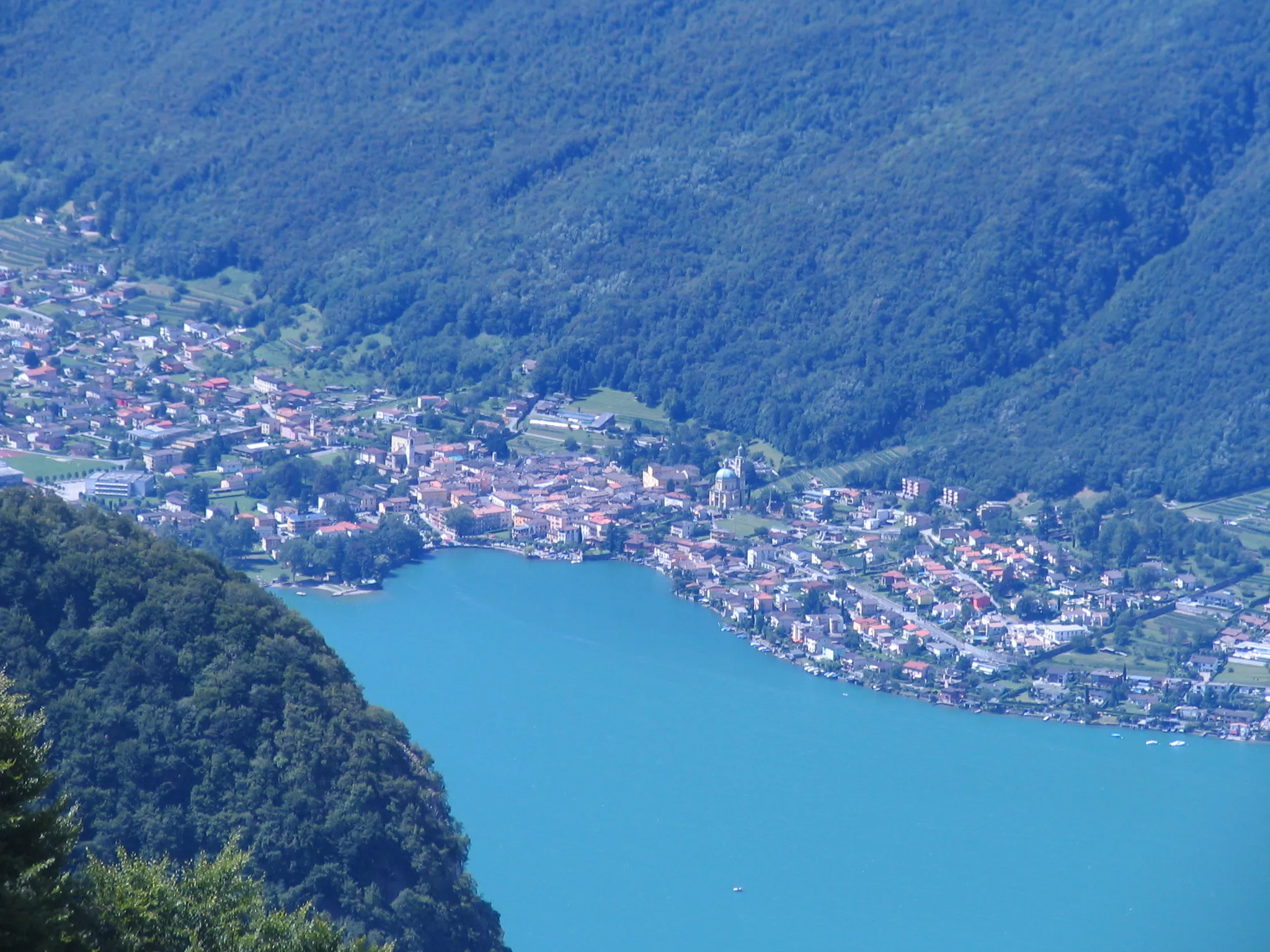 Photo showing: Riva San Vitale and the Lake of Lugano seen from the Monte Generoso (Switzerland)