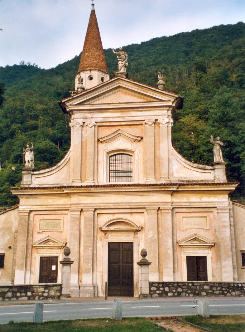 Photo showing: Bissone, Kirche San Carpoforo am Luganersee, Kanton Tessin, Schweiz.