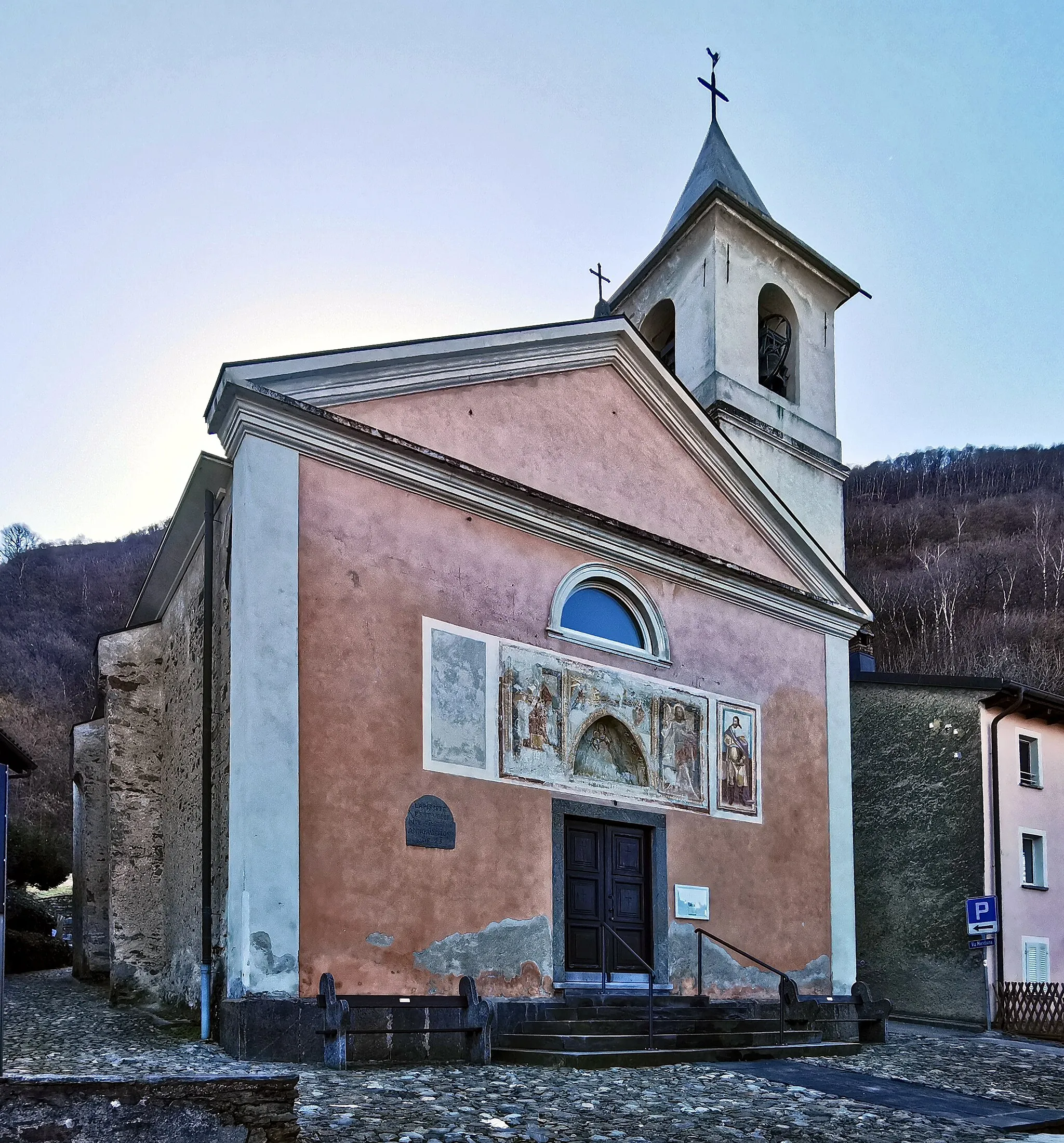 Photo showing: Chiesa di San Leonardo a Robasacco, frazione di Cadenazzo.