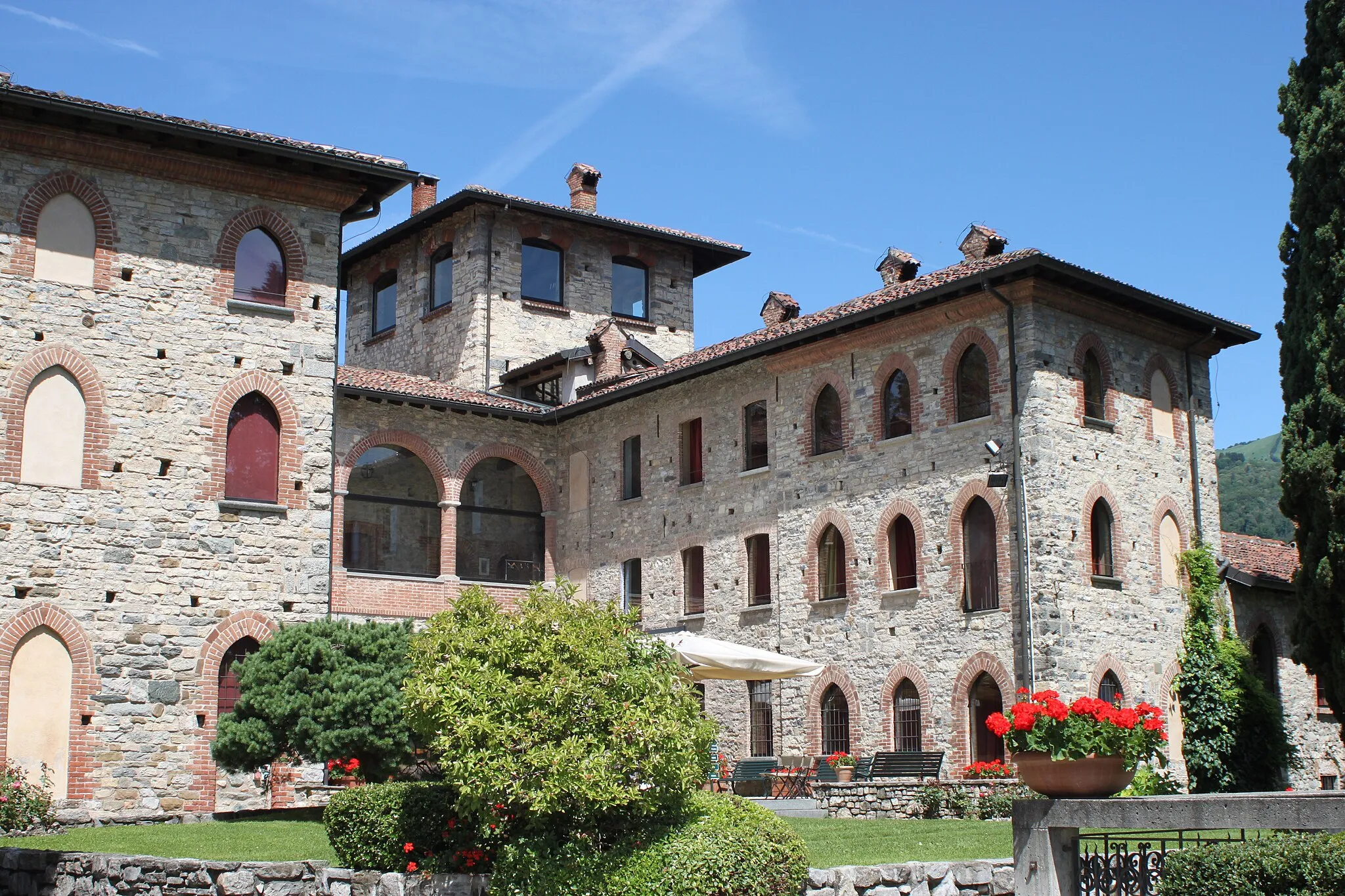 Photo showing: Erba. Castello di Casiglio.