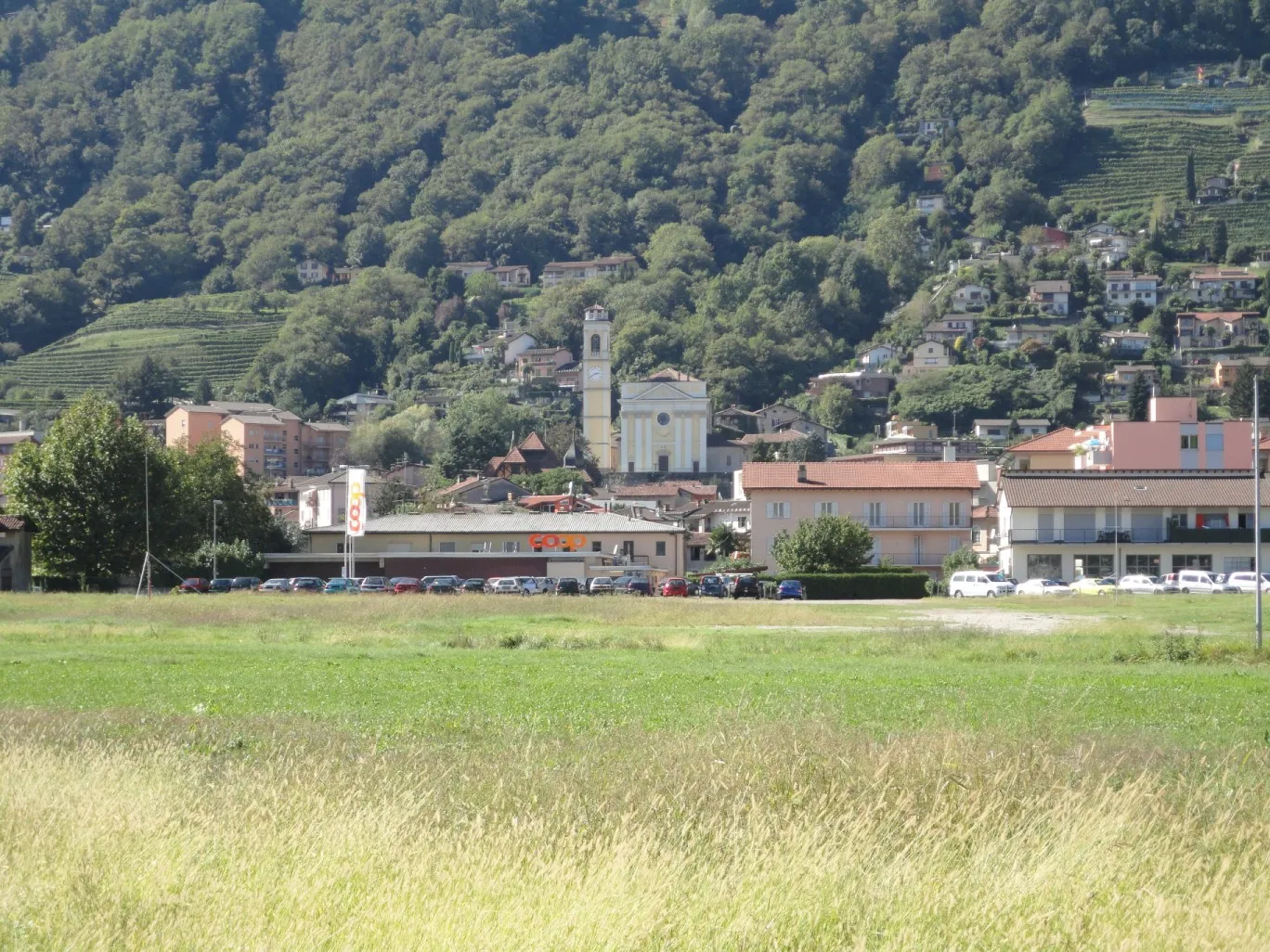 Photo showing: Vista di Agno dal Vedeggio